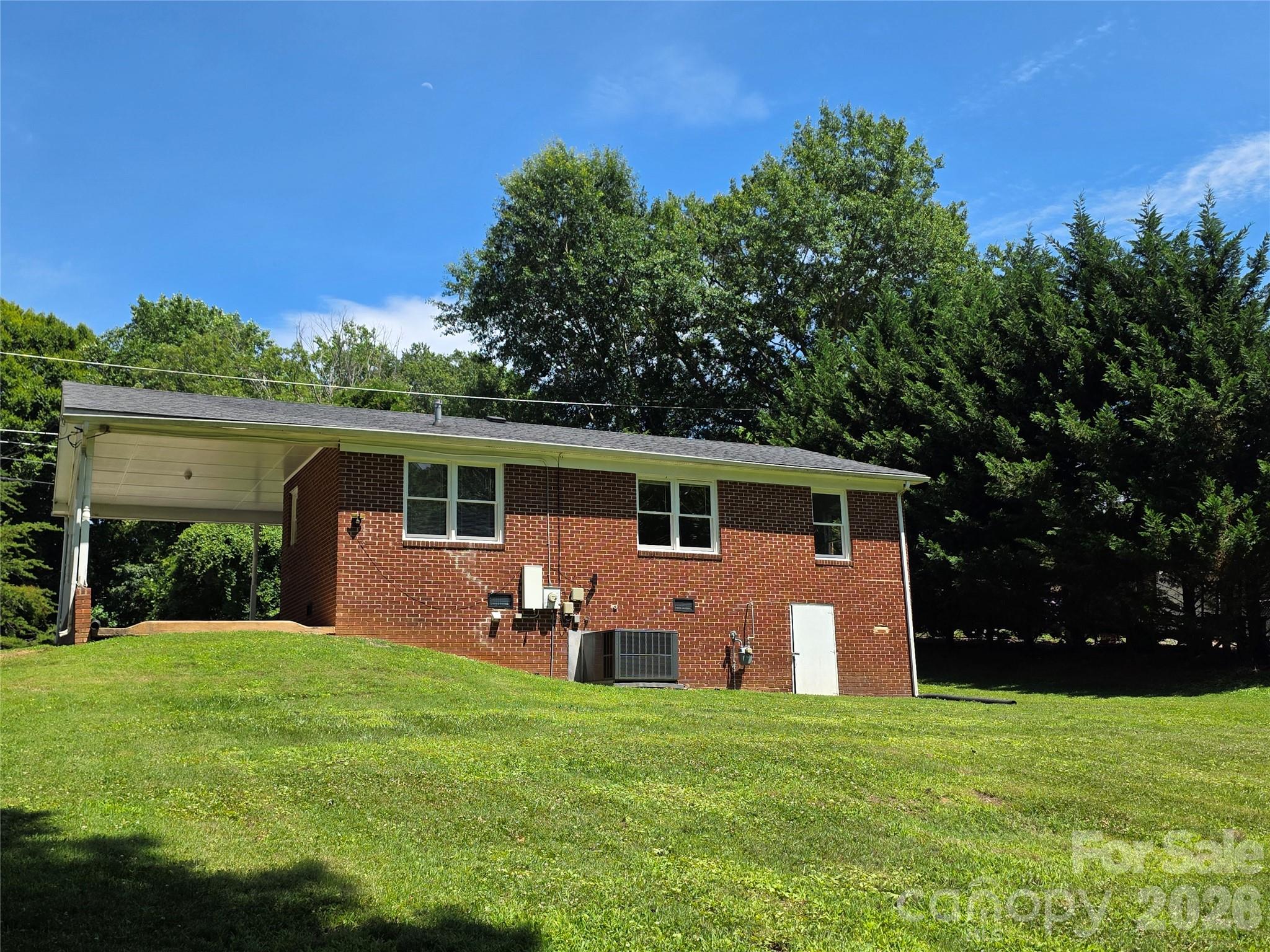 2831 Beechwood Cir, Gastonia, NC 28054