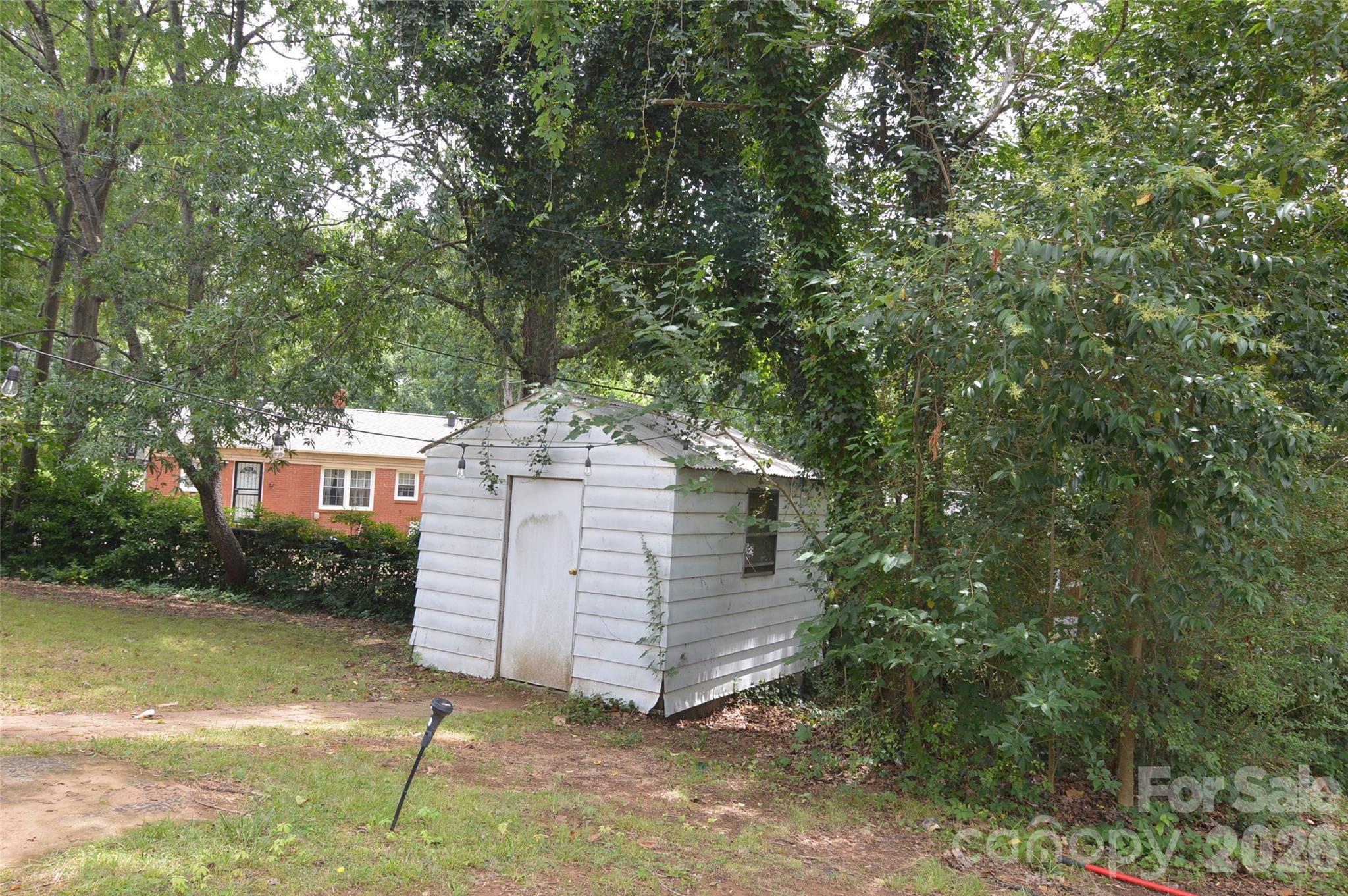 2111 Dickens Ave, Charlotte, NC 28208