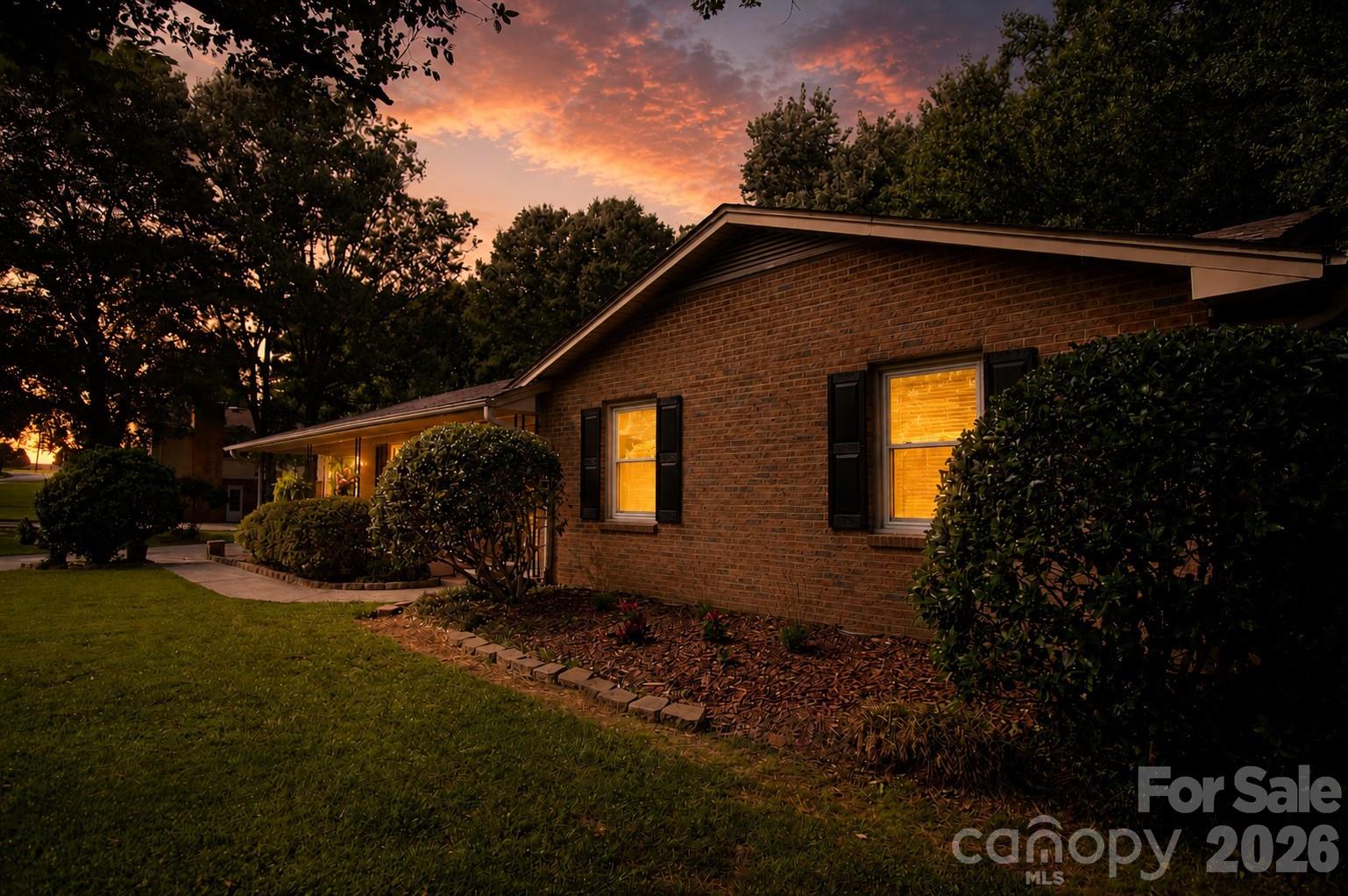 2914 Dresden Dr, Gastonia, NC 28056