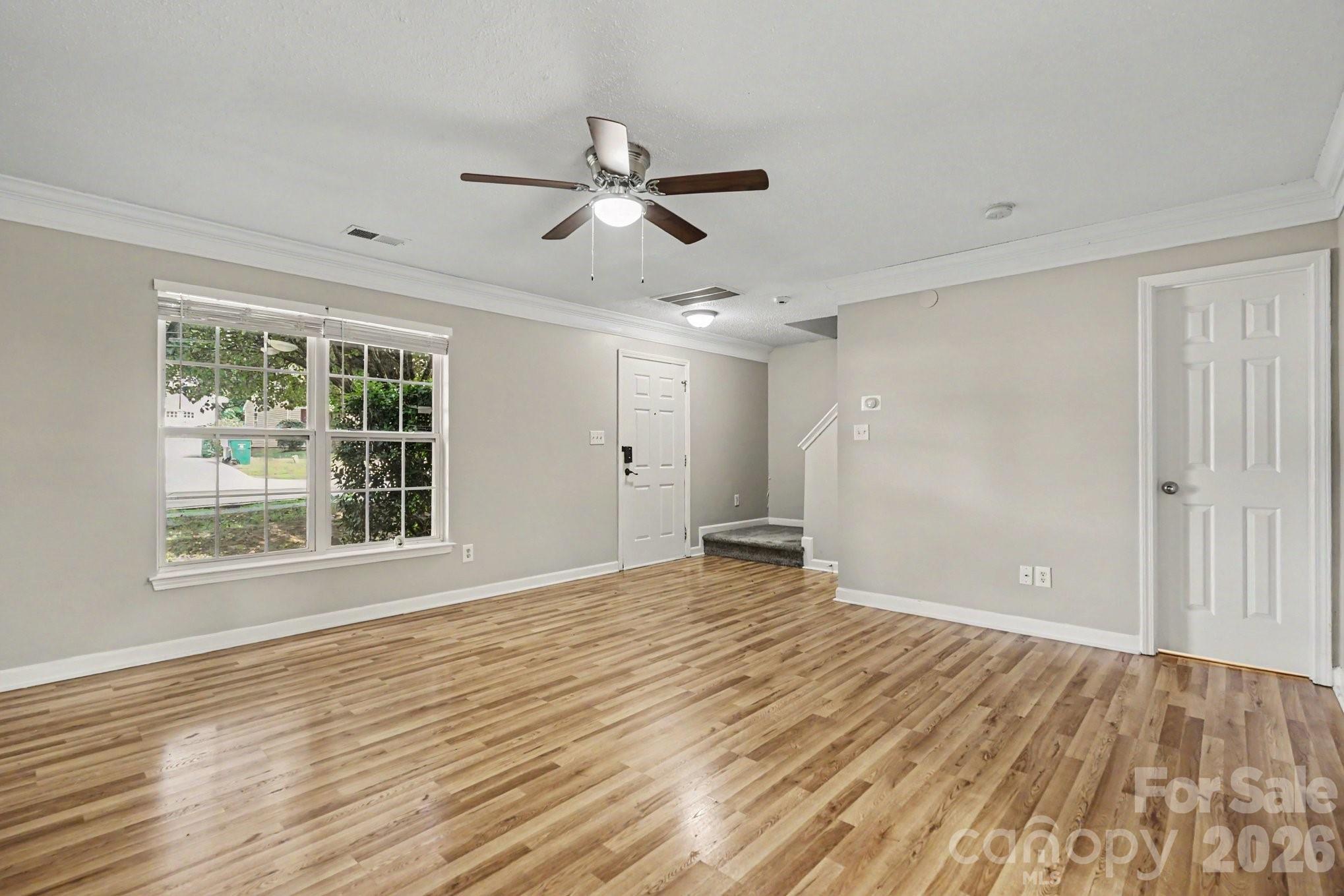 1029 Jordans Pond Ln, Charlotte, NC 28214