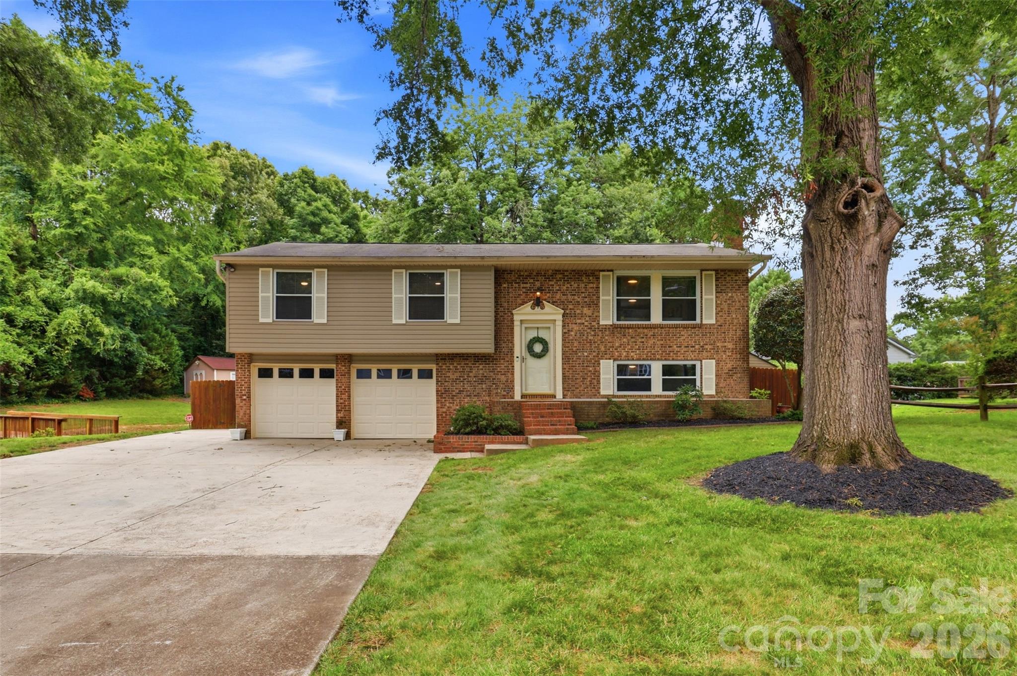 716 Regency Dr, Charlotte, NC 28211