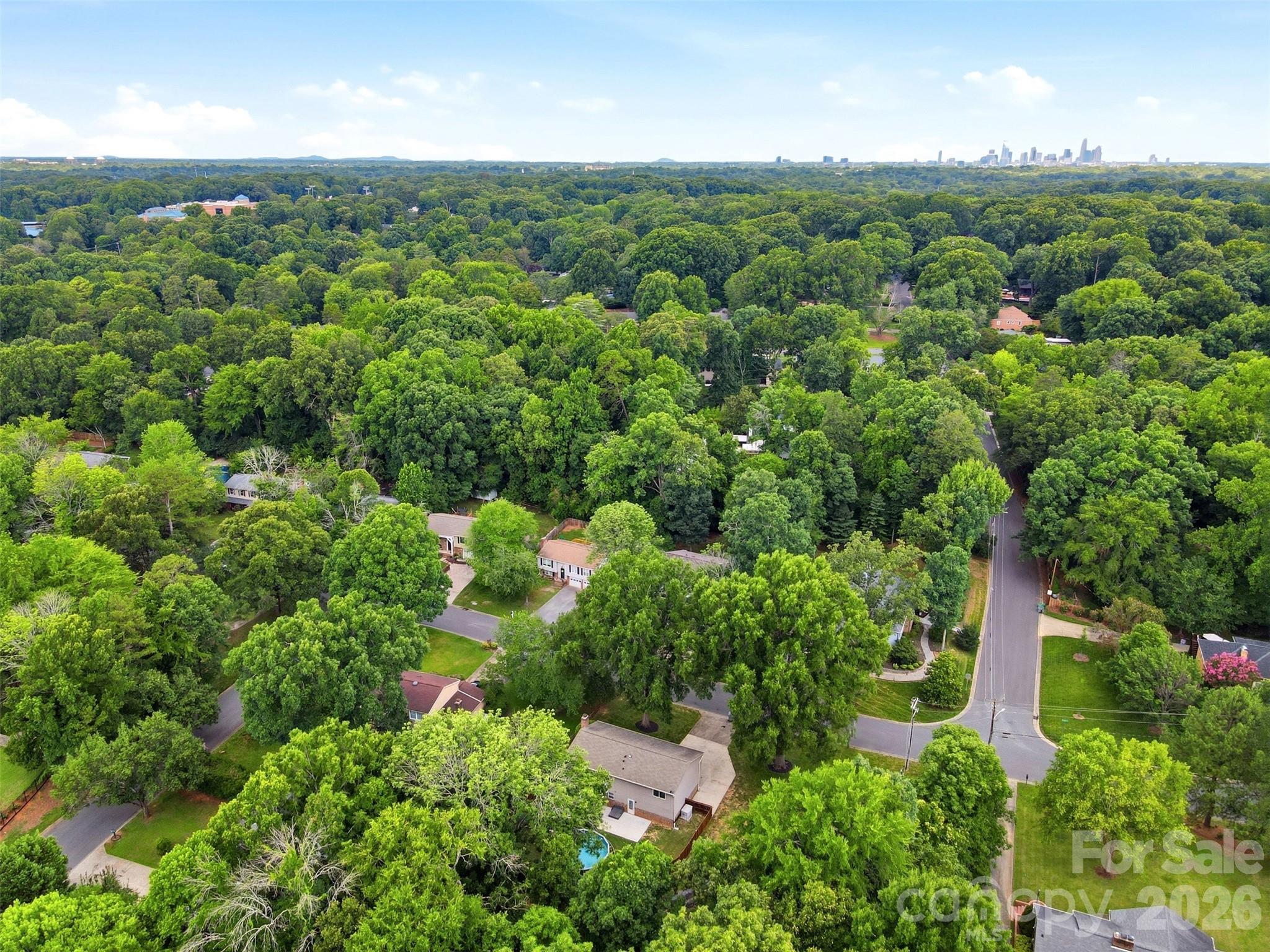 716 Regency Dr, Charlotte, NC 28211