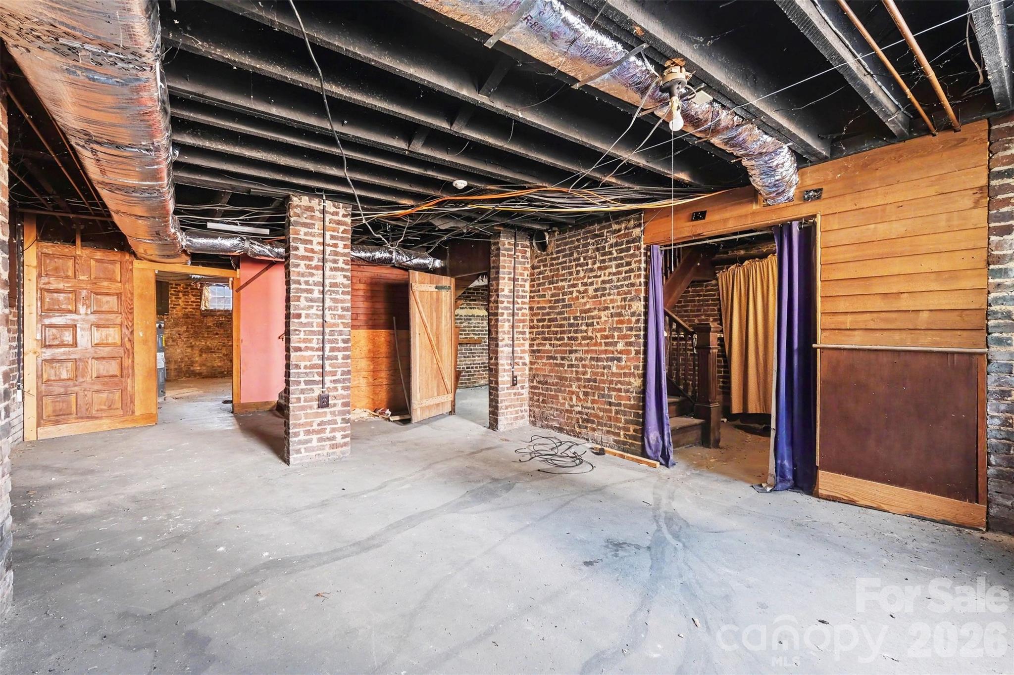624 Walnut St, Statesville, NC 28677