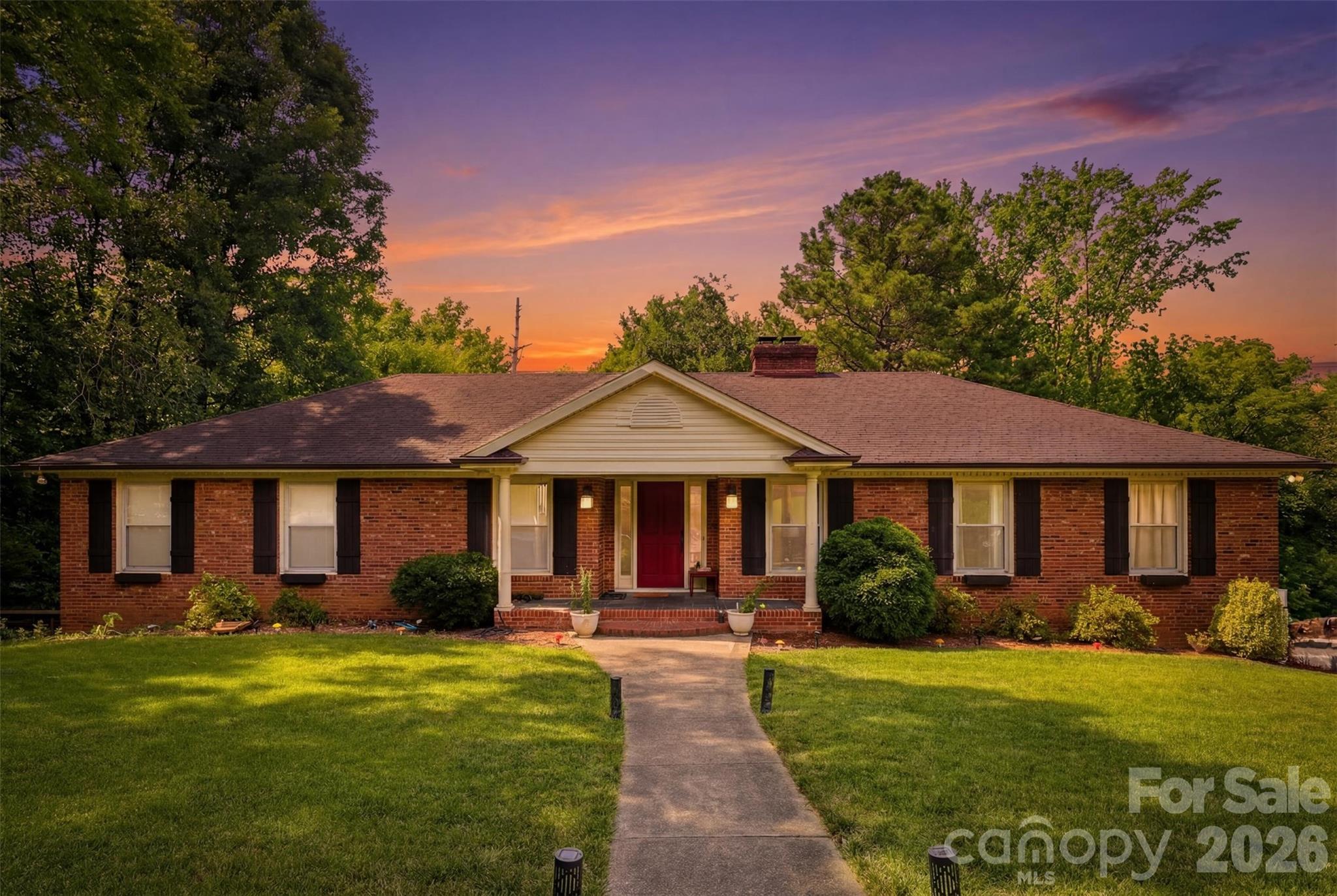 2620 Lynbridge Dr, Charlotte, NC 28226