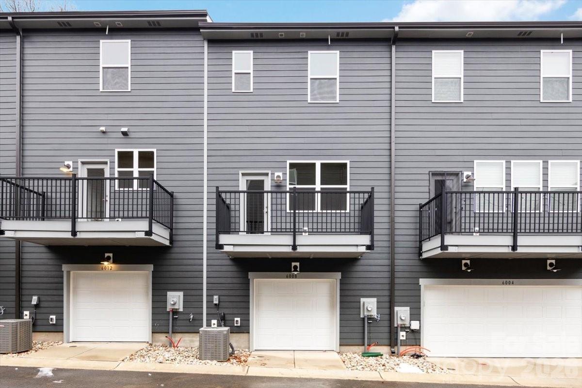 6008 Pivot Ct, Charlotte, NC 28205