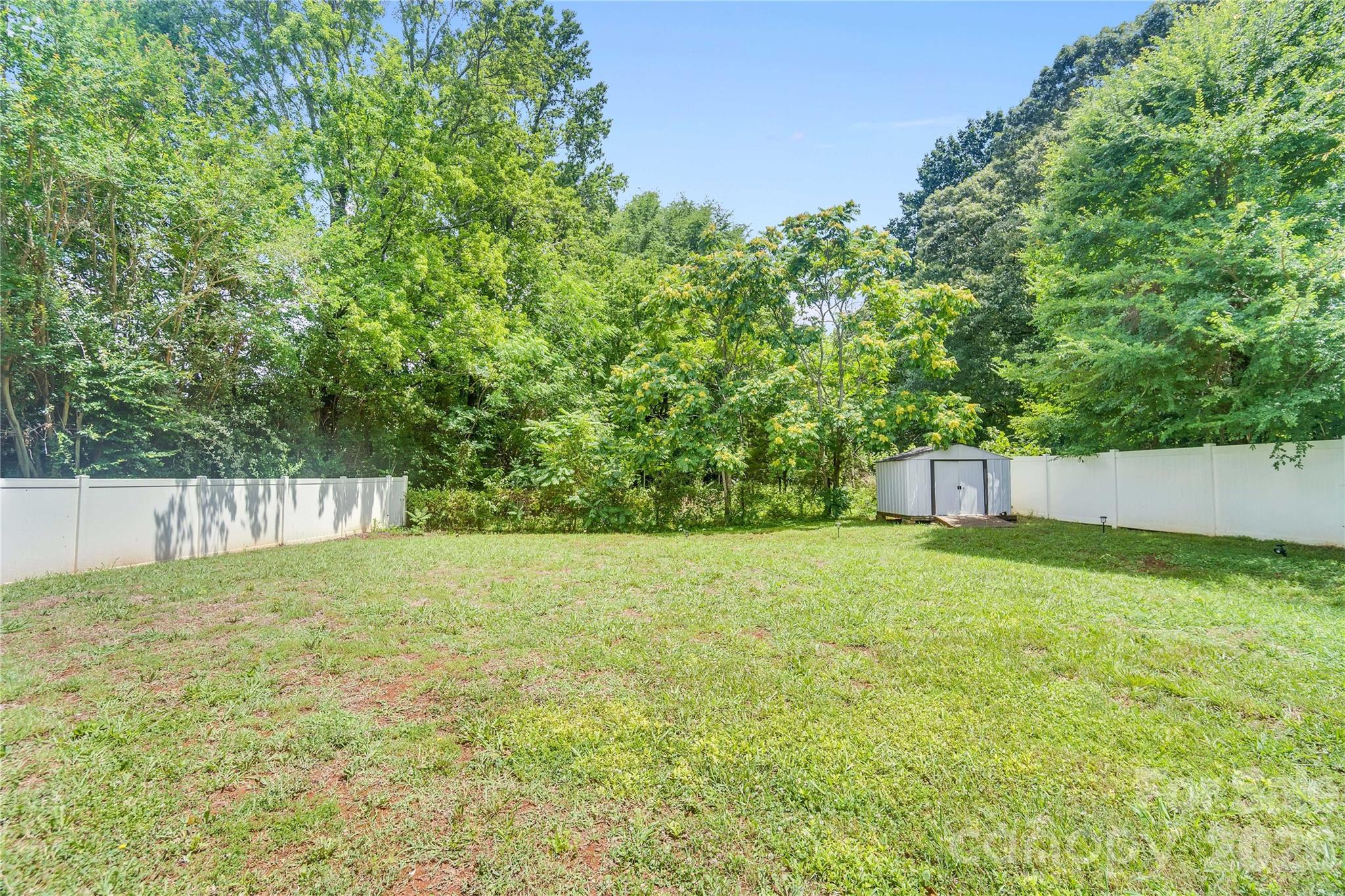 12009 Silvercrest Dr, Charlotte, NC 28215