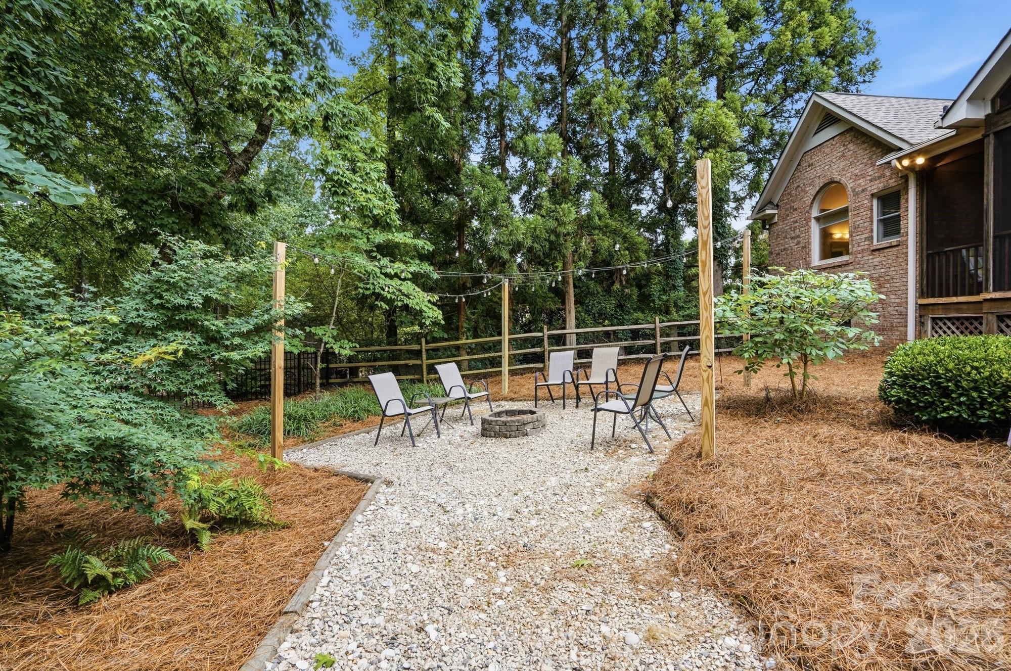 13101 Darby Chase Dr, Charlotte, NC 28277
