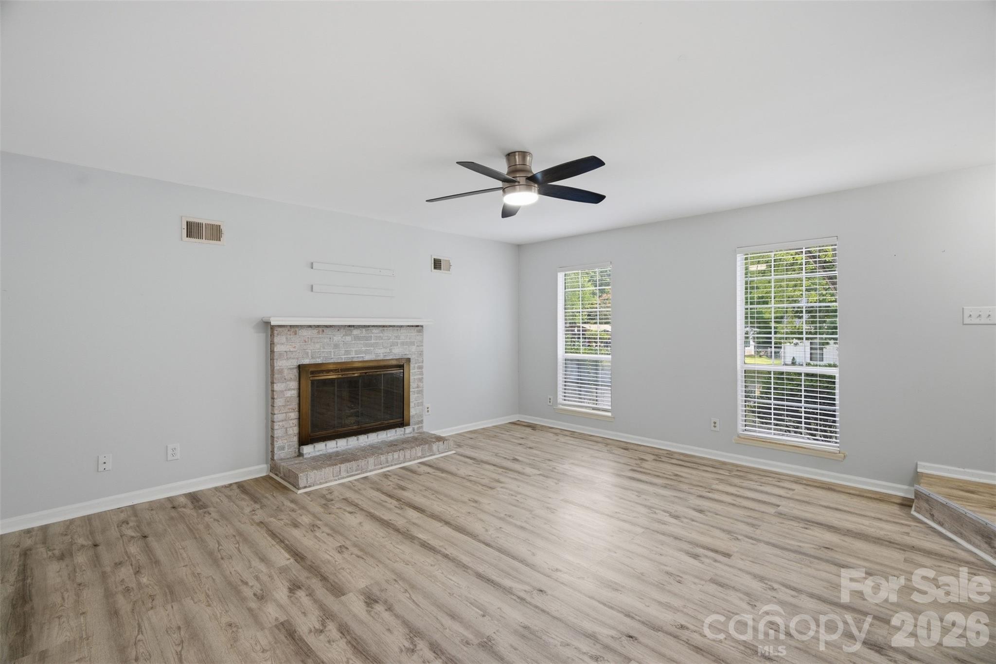 8345 Houndstooth Dr, Charlotte, NC 28227