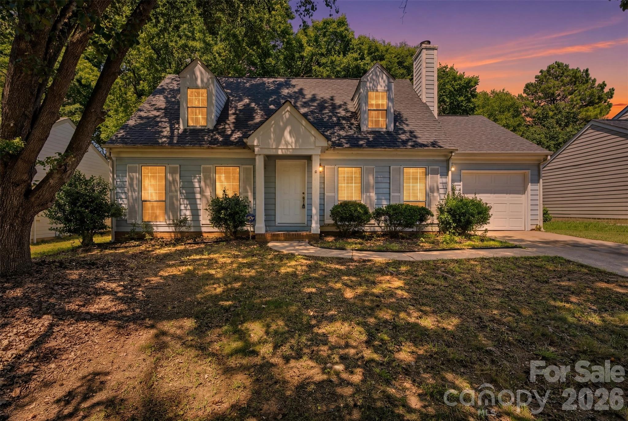 8345 Houndstooth Dr, Charlotte, NC 28227