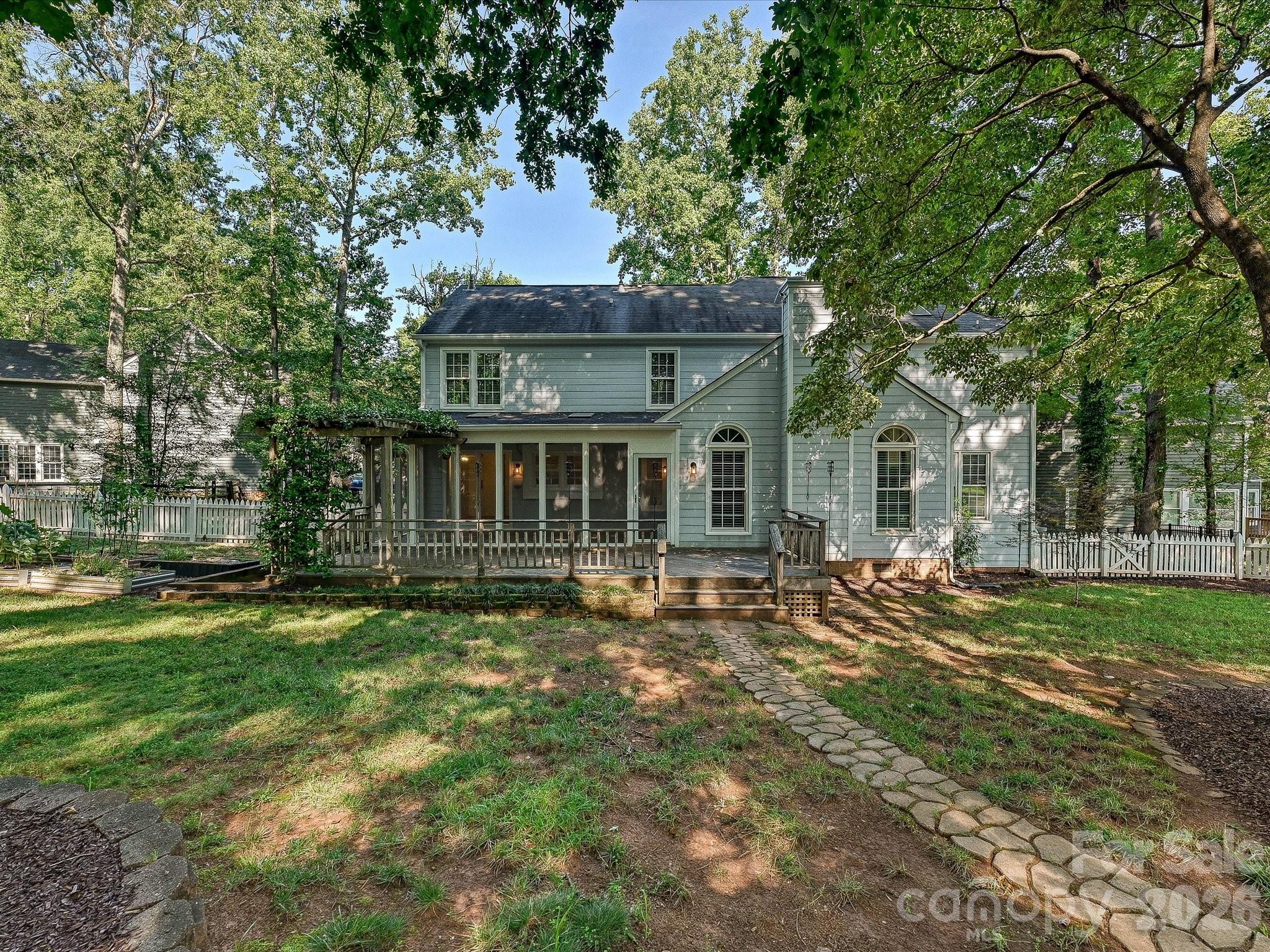 12903 Fallcross Ct, Huntersville, NC 28078