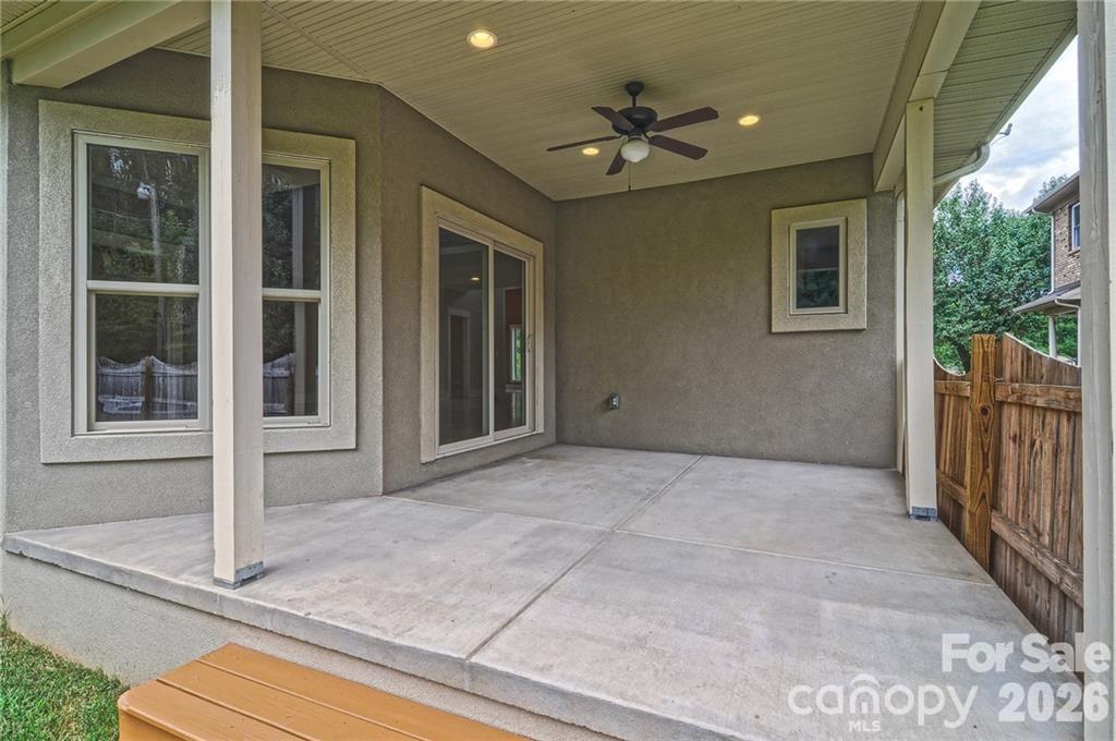 10136 Fairlea Dr, Charlotte, NC 28269