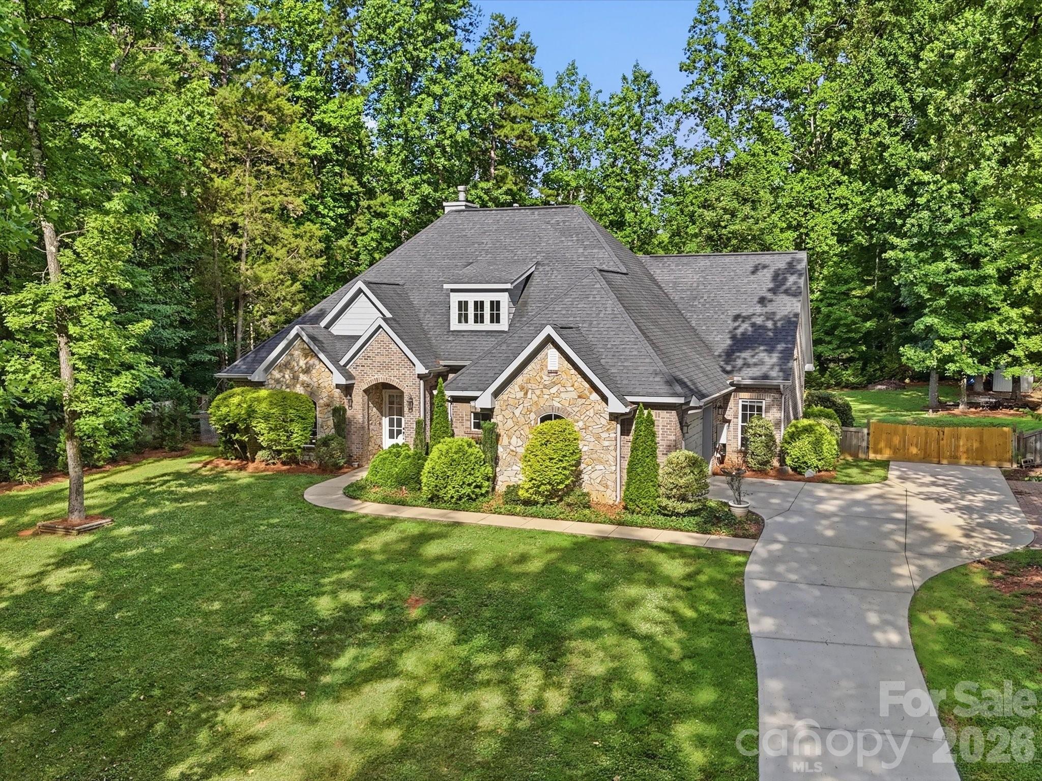 9831 Minnie Lemmond Ln, Charlotte, NC 28227