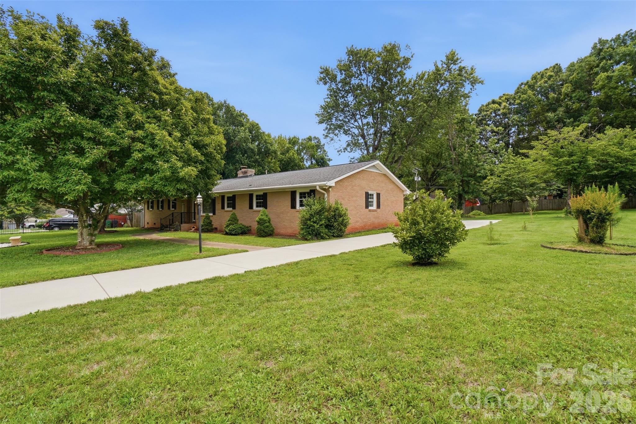 6108 Mallard Dr, Charlotte, NC 28227