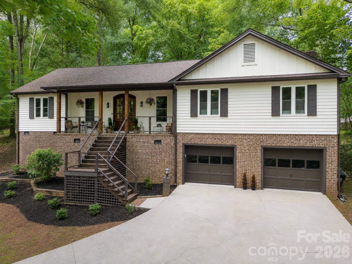 16 Tanglewood Rd, Lake Wylie, SC 29710