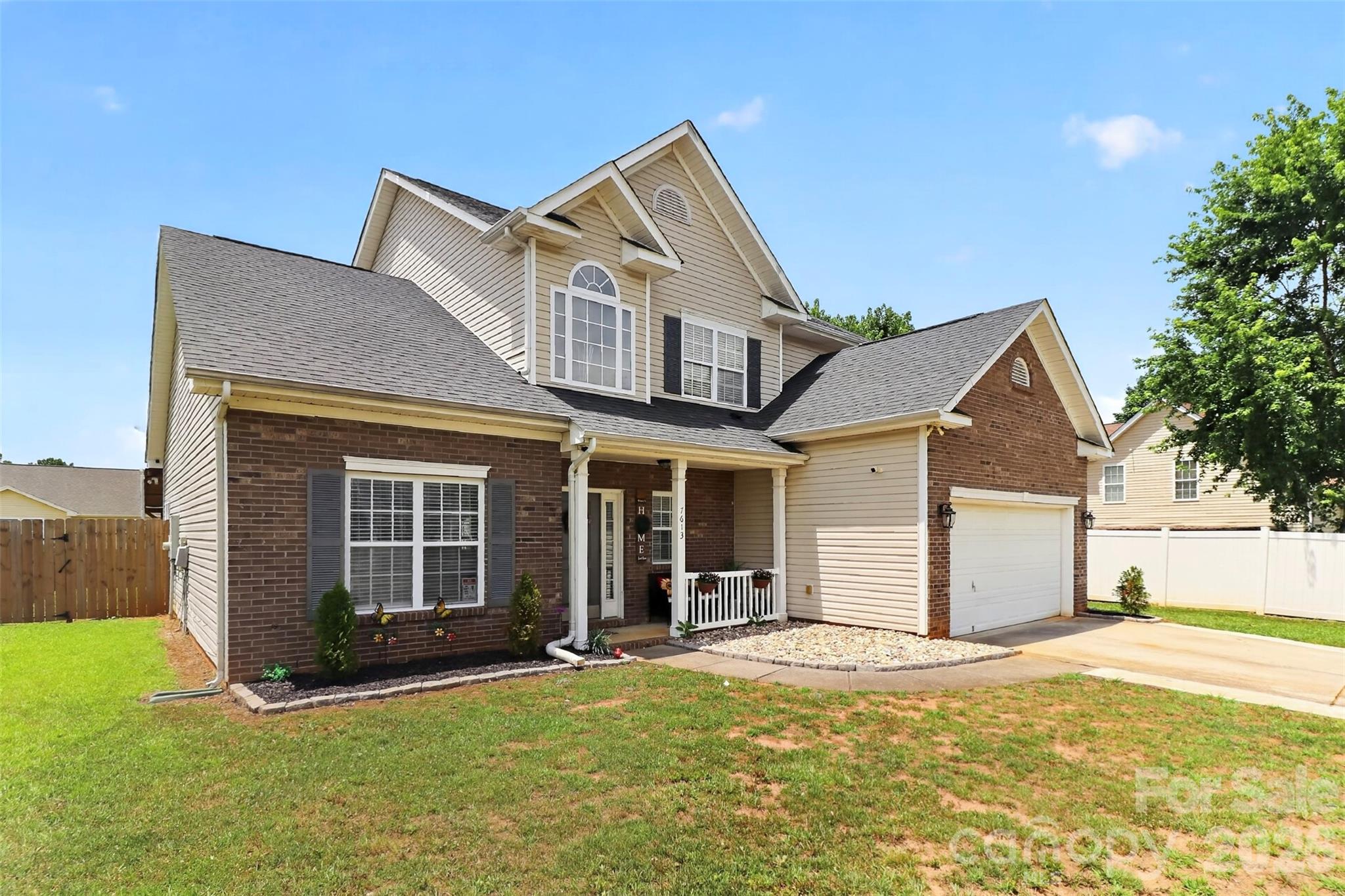 7613 Deluca Dr, Charlotte, NC 28215