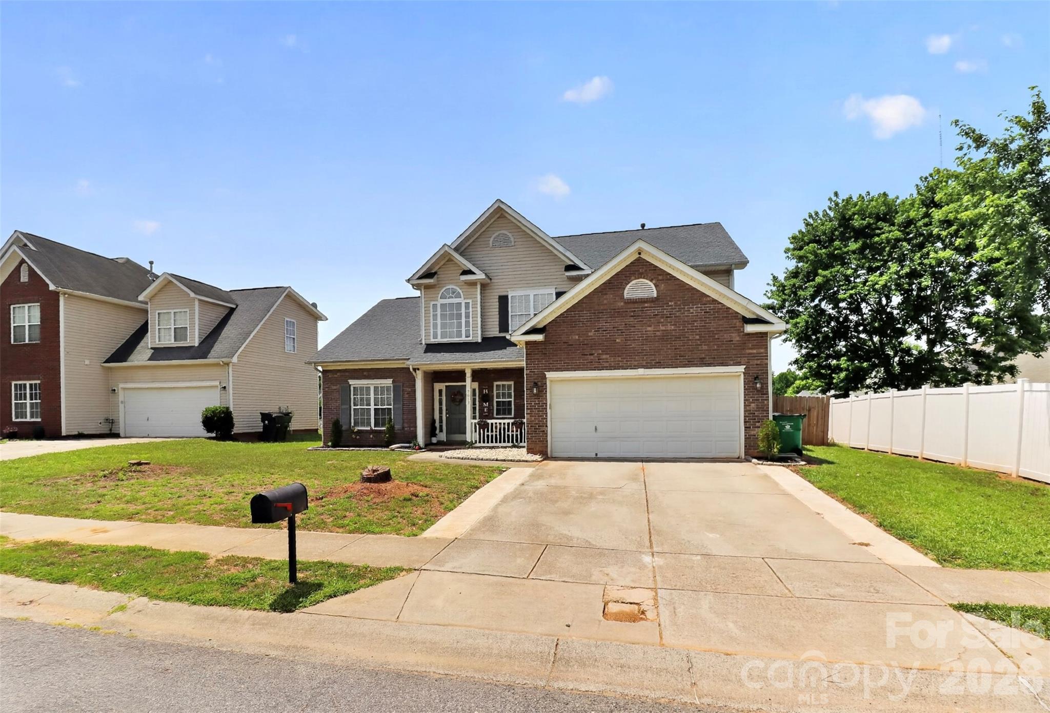 7613 Deluca Dr, Charlotte, NC 28215