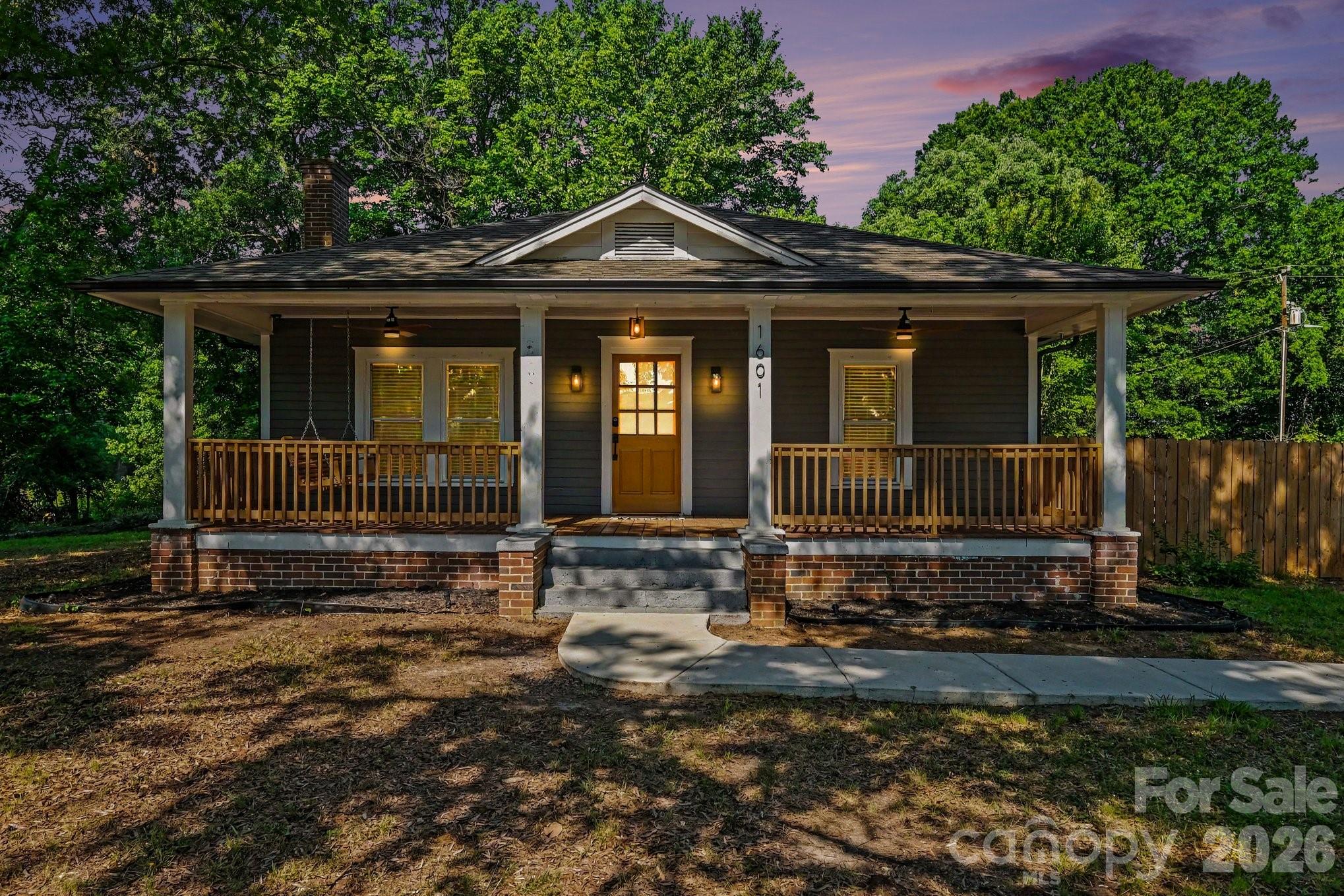 1601 Lawing Rd, Charlotte, NC 28216