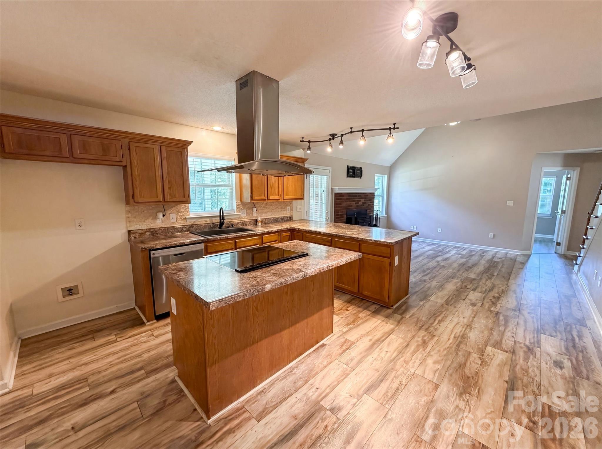 311 Hickory Wood Dr, Kannapolis, NC 28083