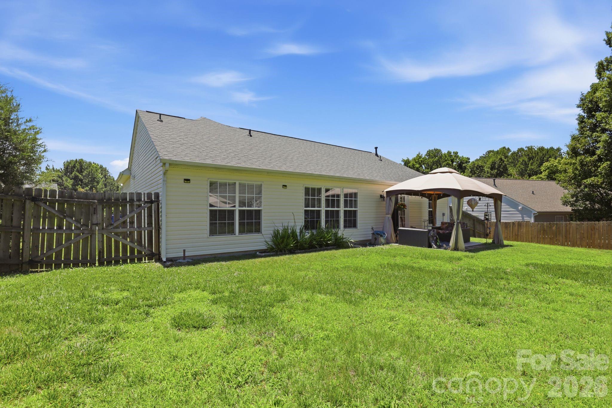 144 Golden Valley Dr, Mooresville, NC 28115