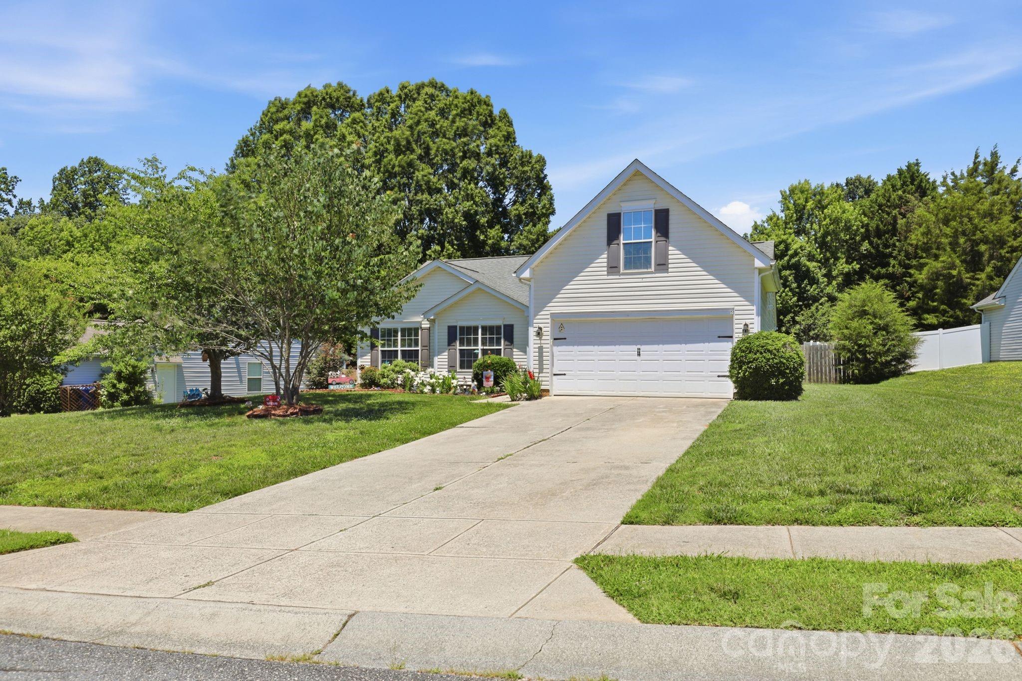 144 Golden Valley Dr, Mooresville, NC 28115