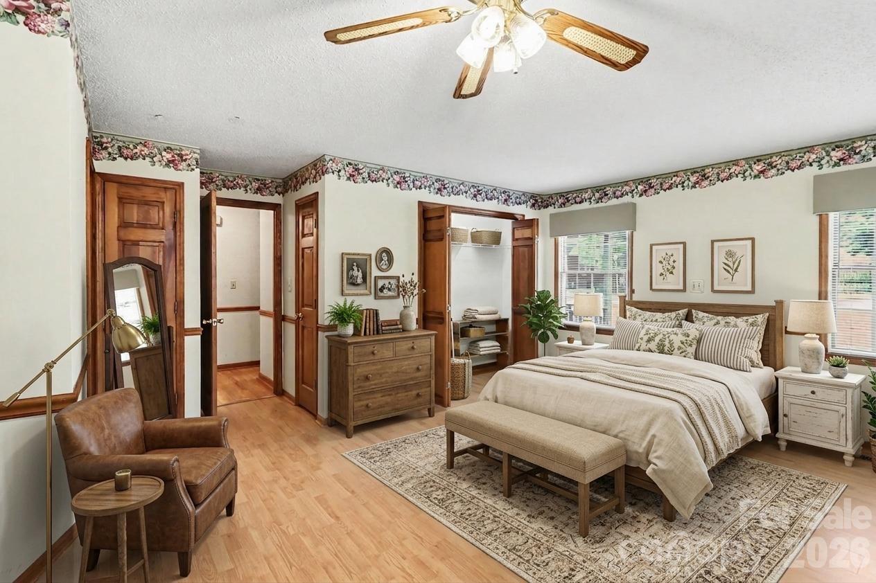 124 E Catawba Ave, Mooresville, NC 28115
