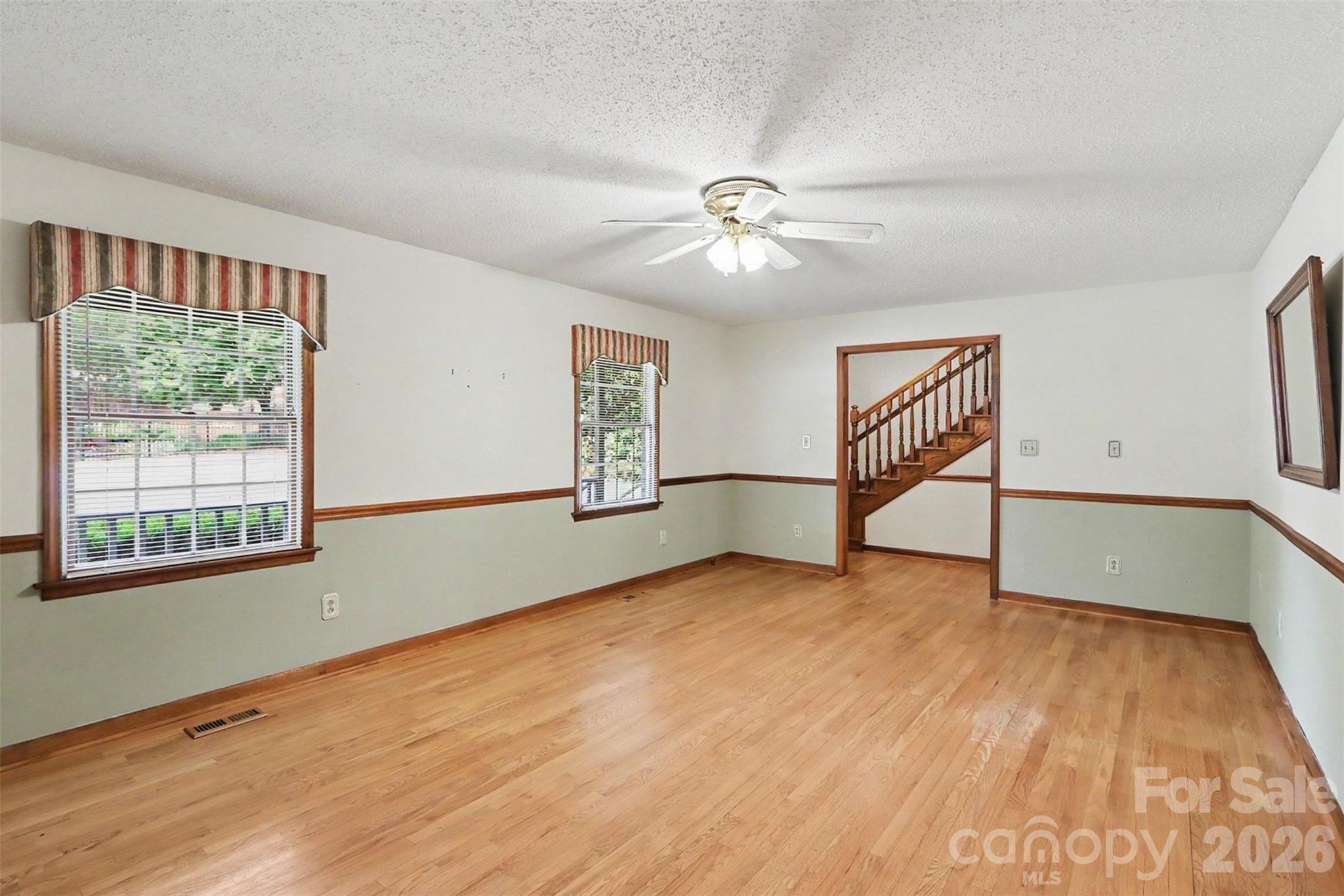 124 E Catawba Ave, Mooresville, NC 28115