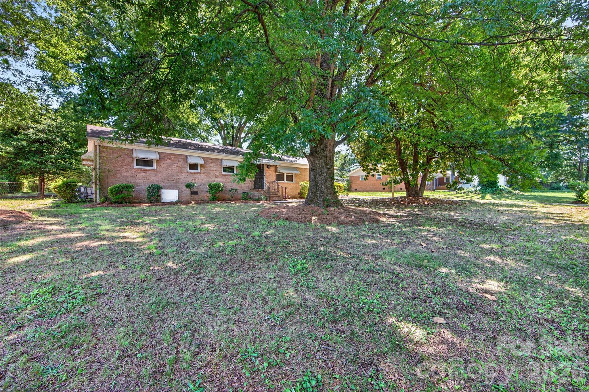 4400 Hamilton Cir, Charlotte, NC 28216