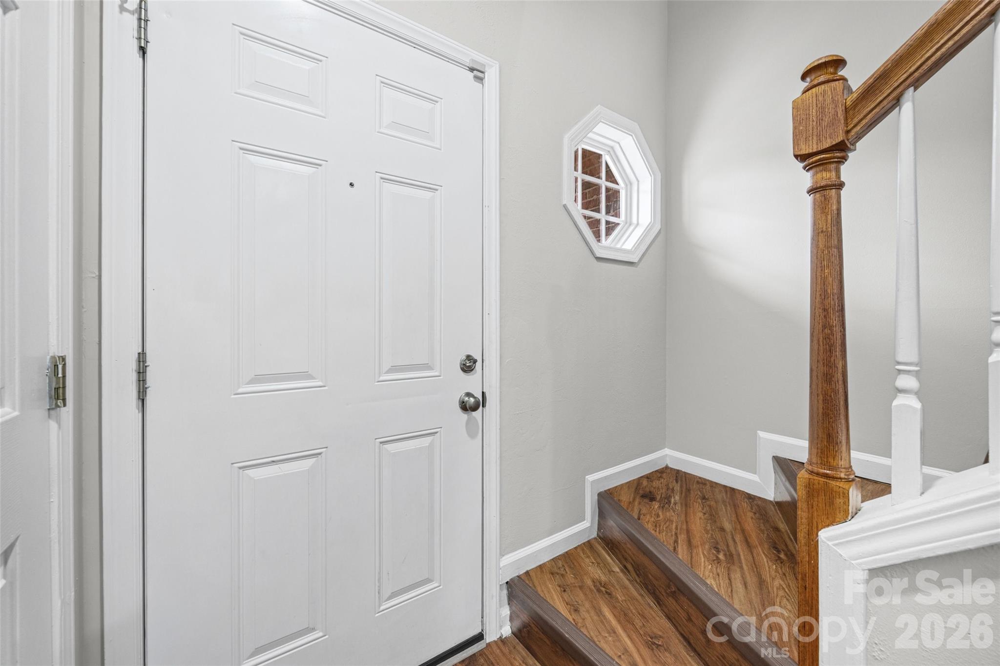 2113 Lennoxshire Square Ct, Charlotte, NC 28210