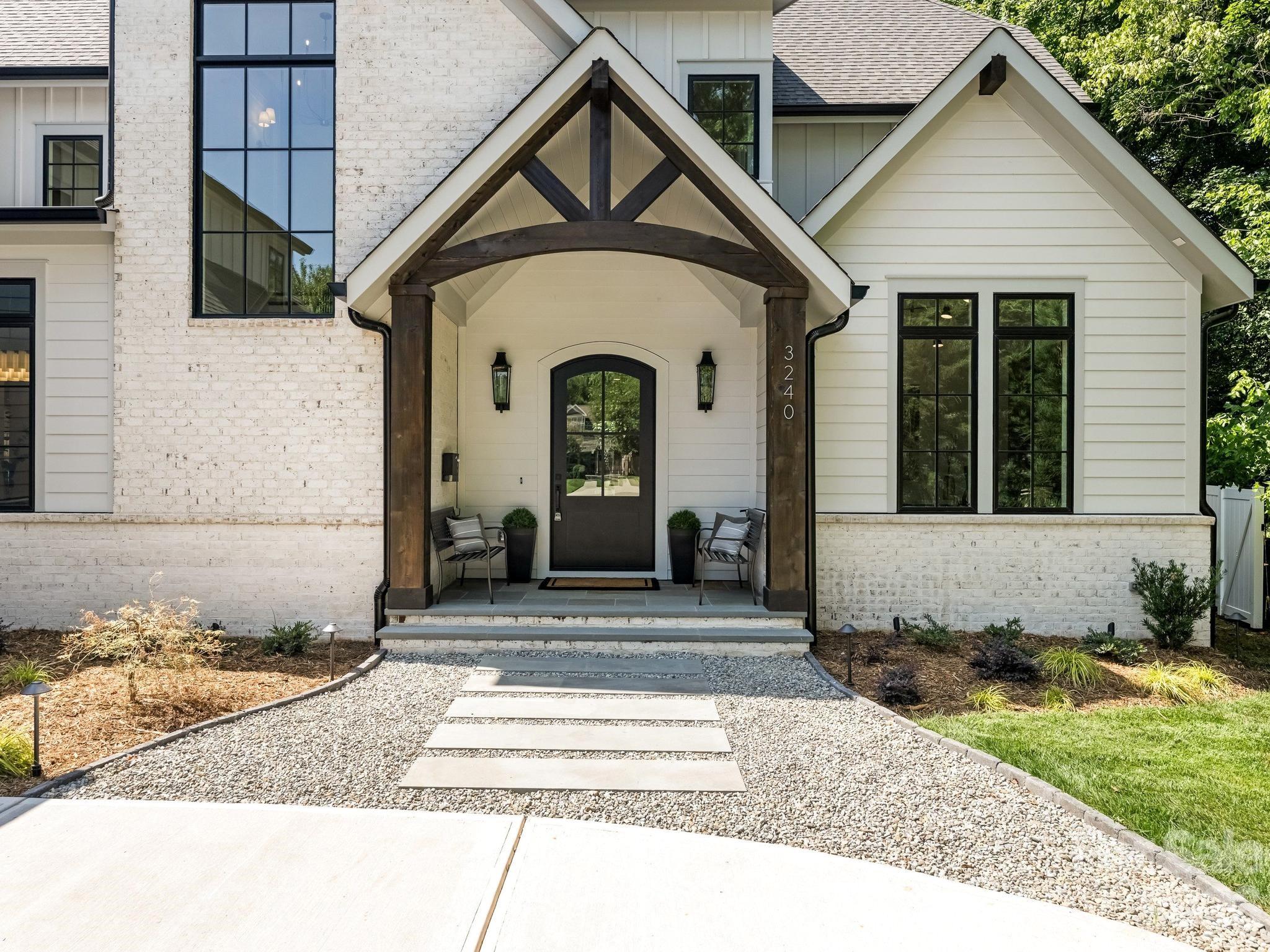 3240 Sunset Dr, Charlotte, NC 28209