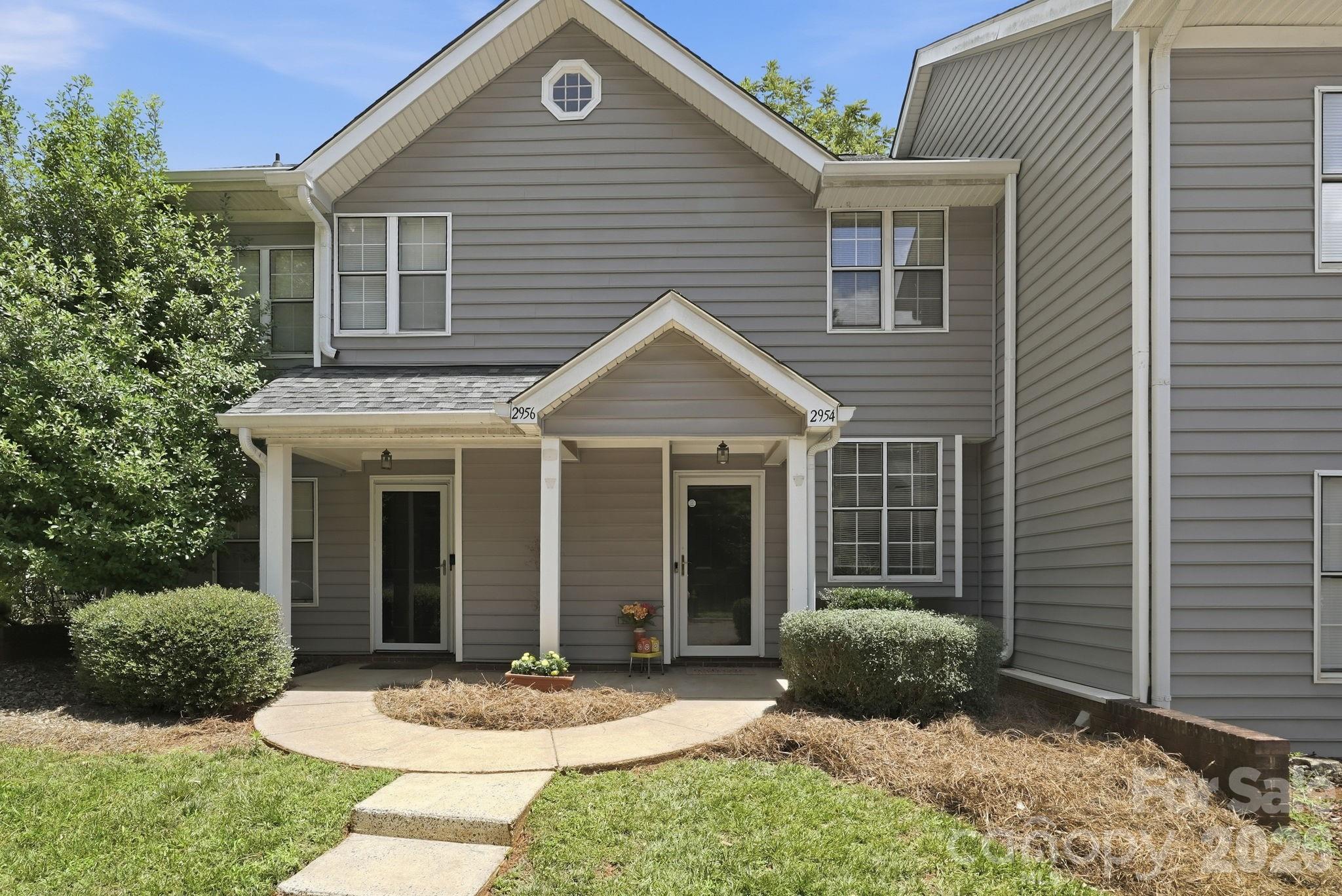 2954 Iron Gate Ln, Charlotte, NC 28212