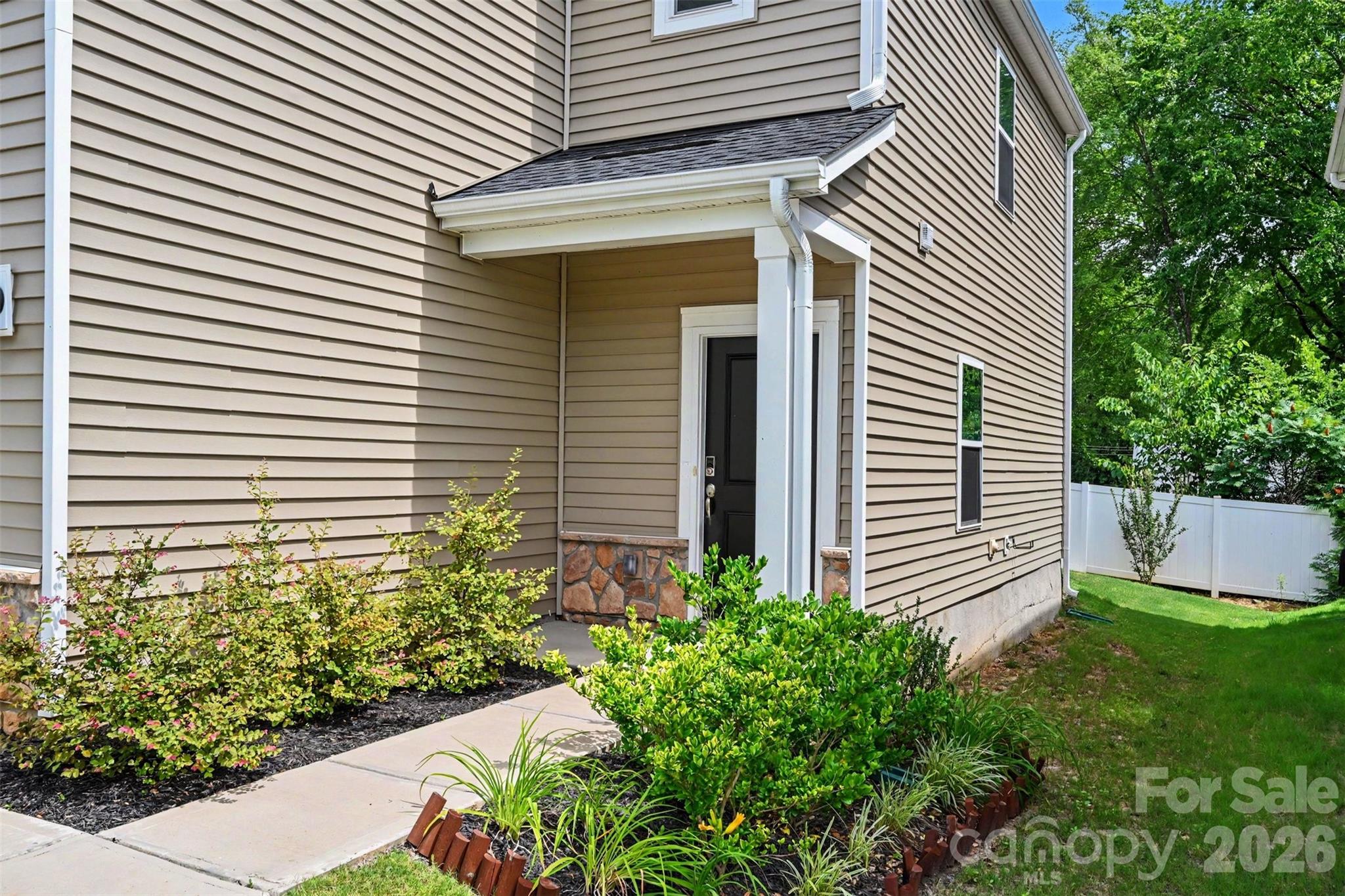 1160 Harland St, Charlotte, NC 28216
