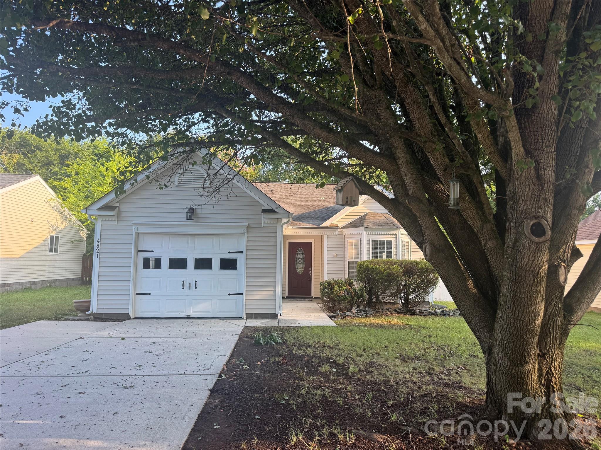4821 Renfrew Dr, Concord, NC 28027