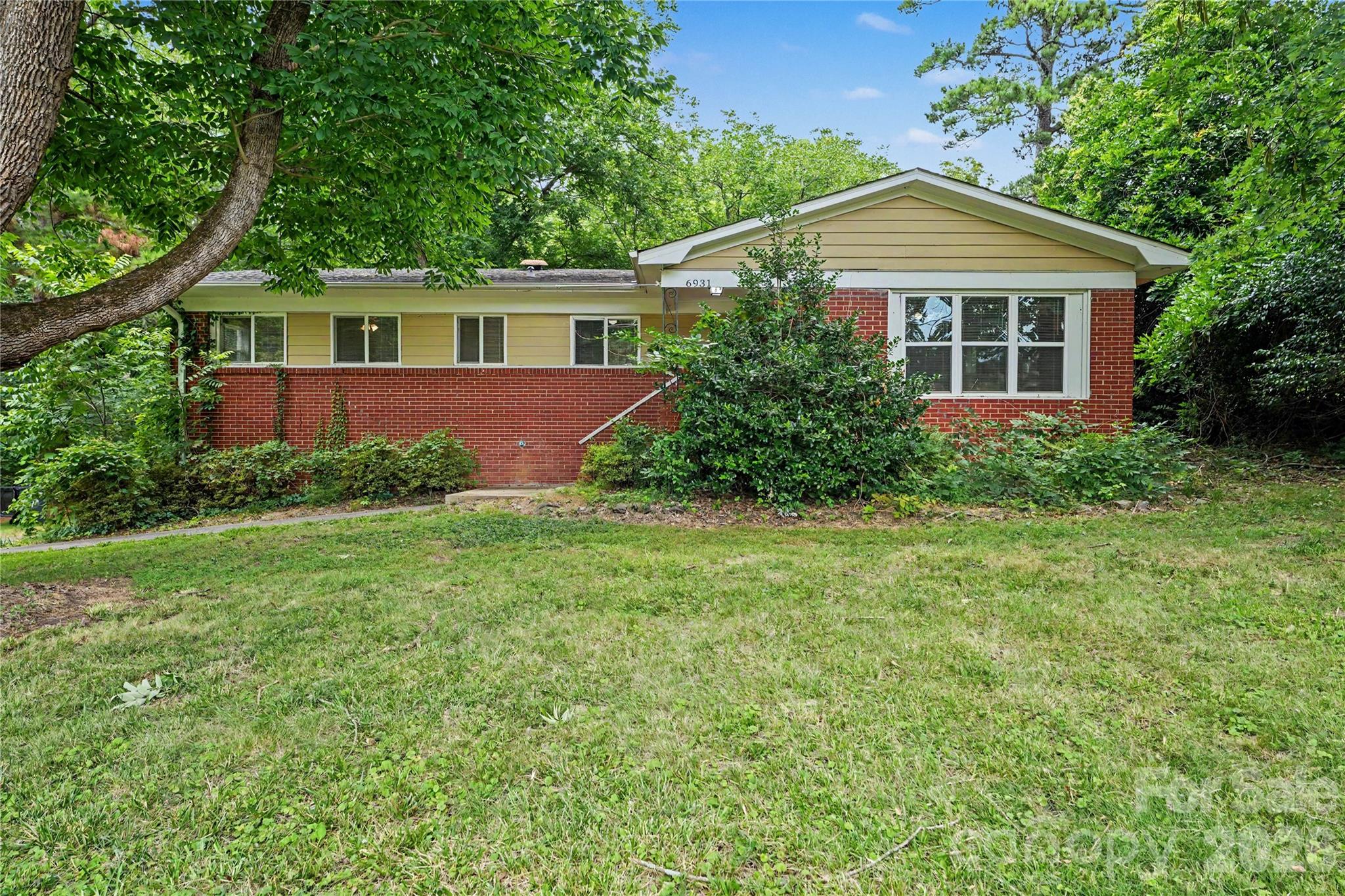 6931 Robinson Church Rd, Charlotte, NC 28215