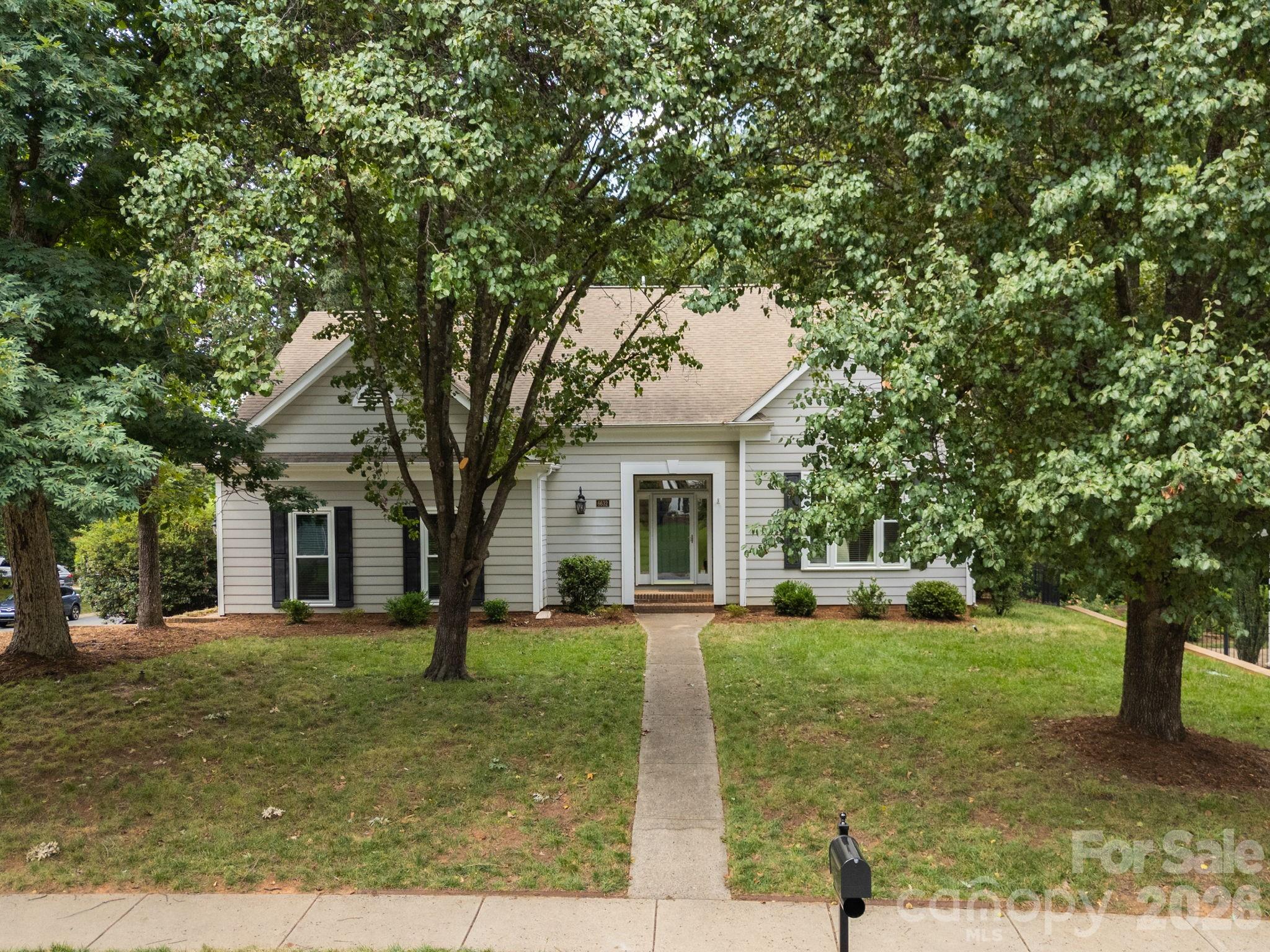 6632 Elmstone Dr, Charlotte, NC 28277