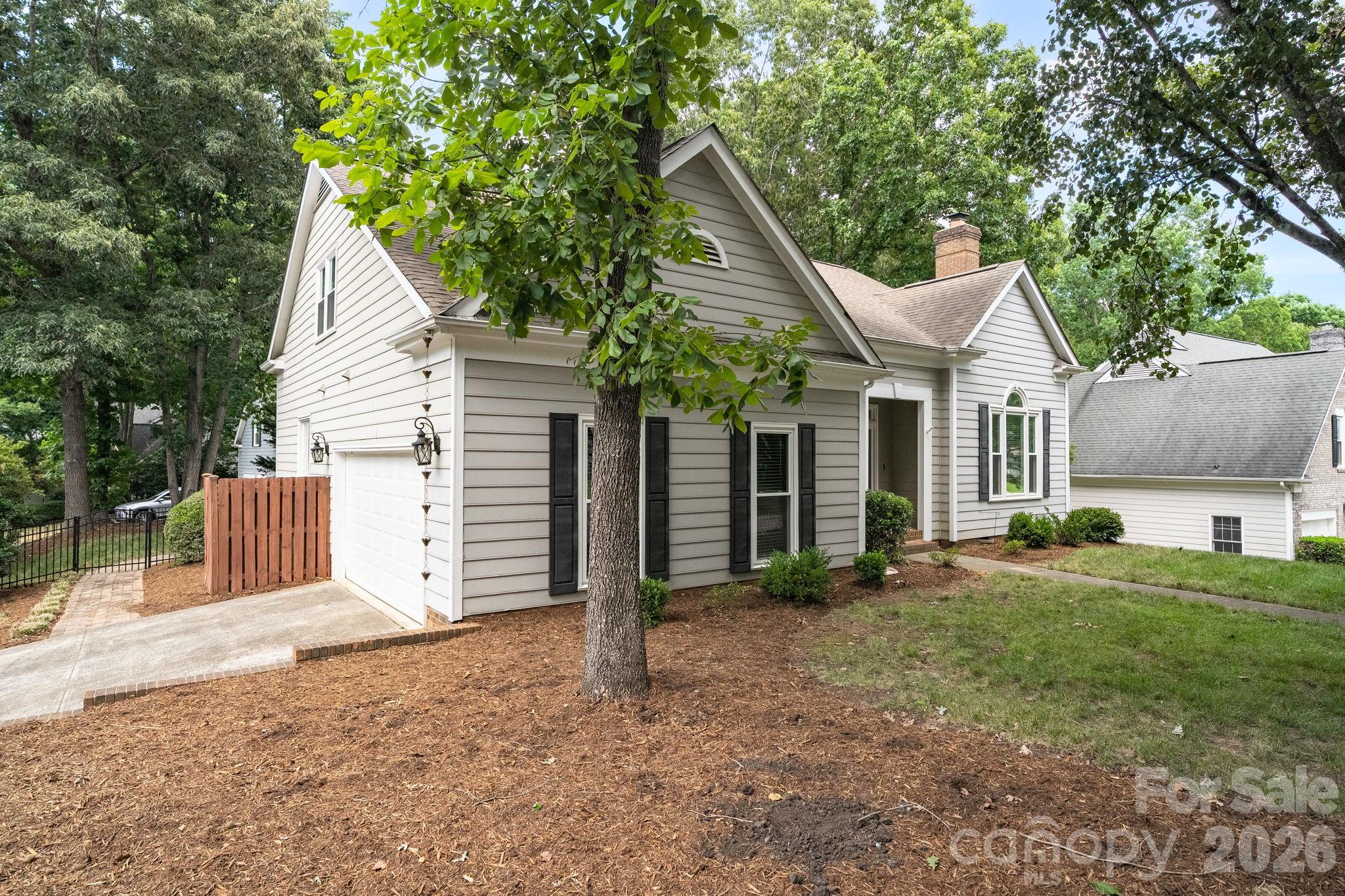 6632 Elmstone Dr, Charlotte, NC 28277