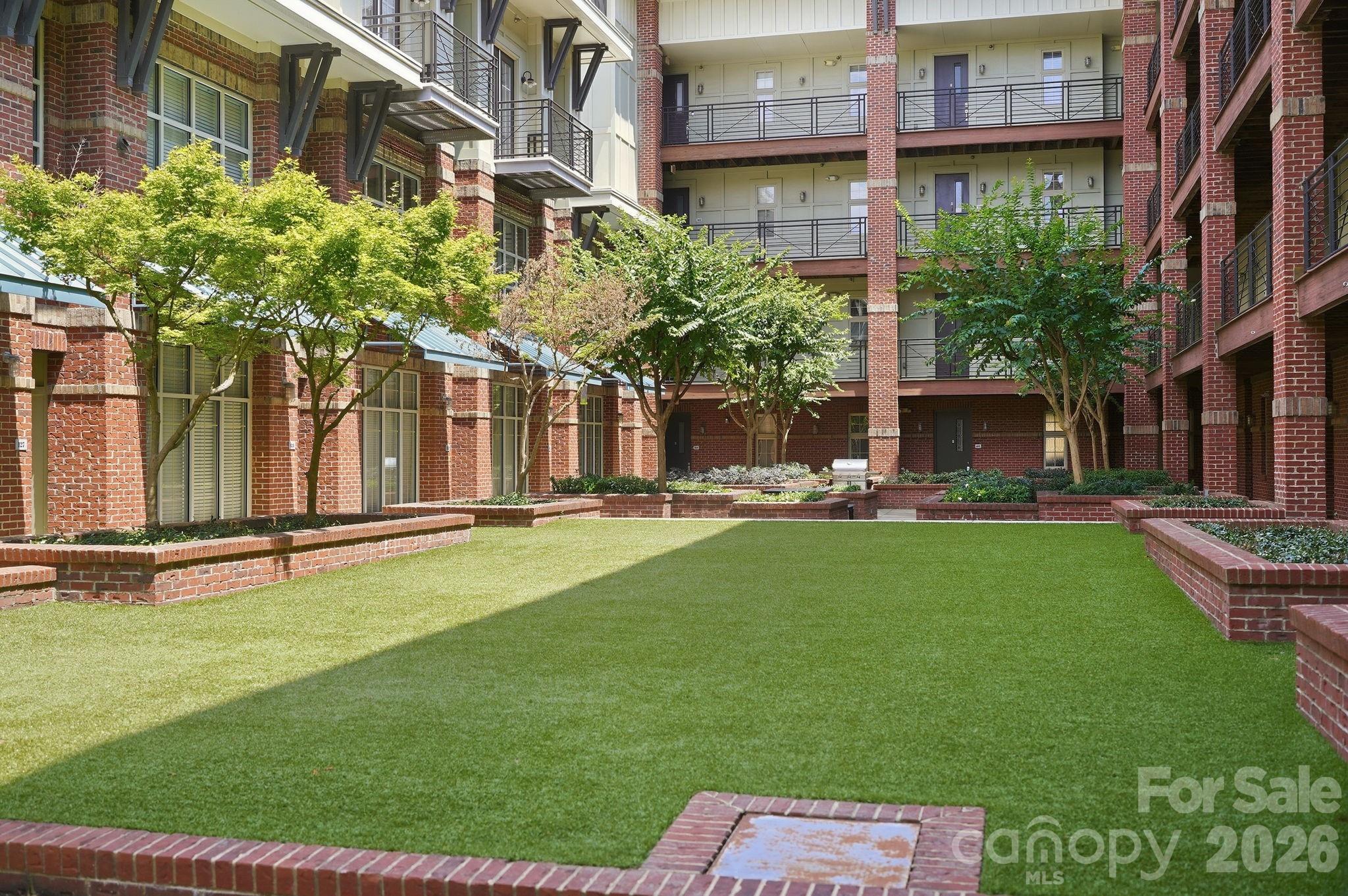 1101 W 1st St #418, Charlotte, NC 28202
