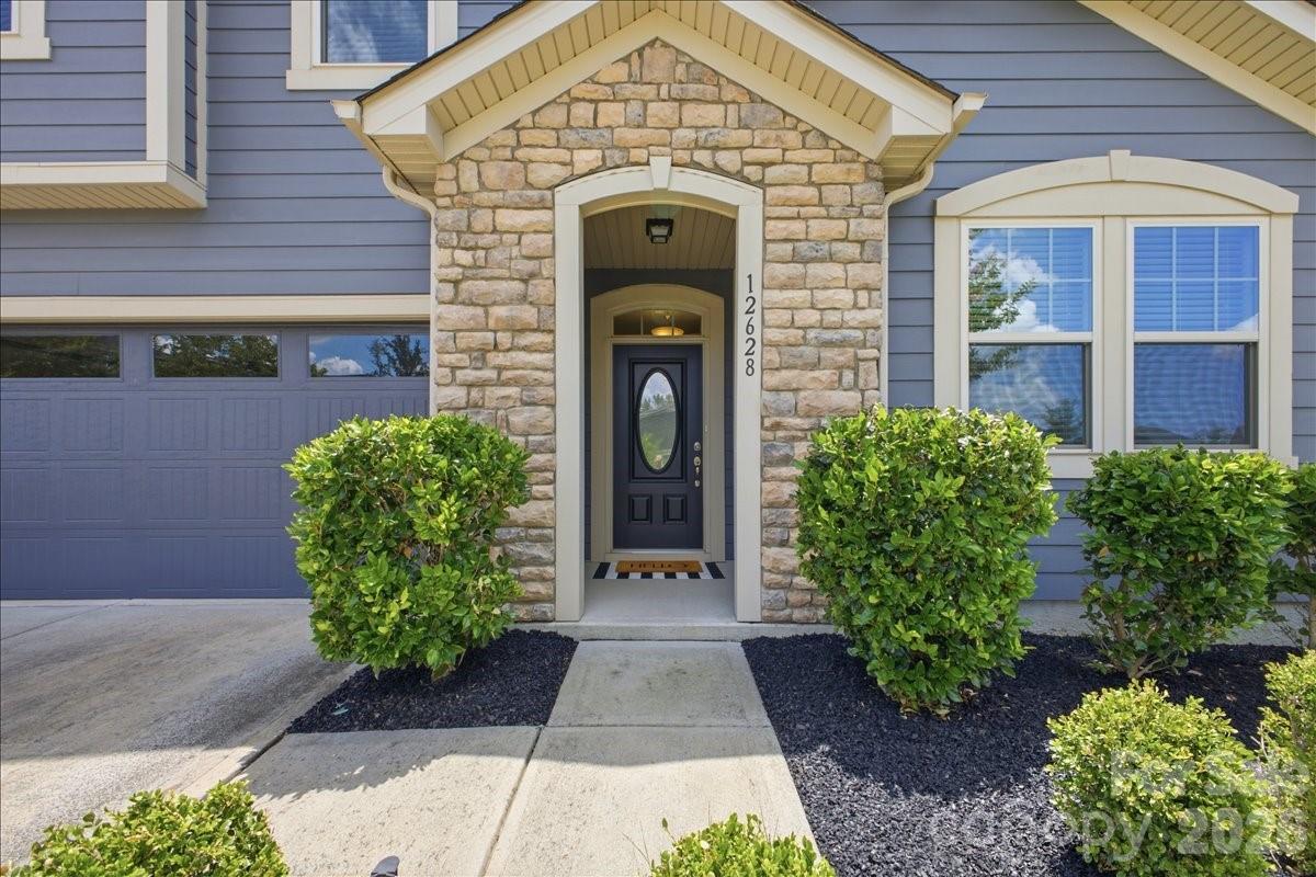 12628 Heath Grove Dr, Huntersville, NC 28078