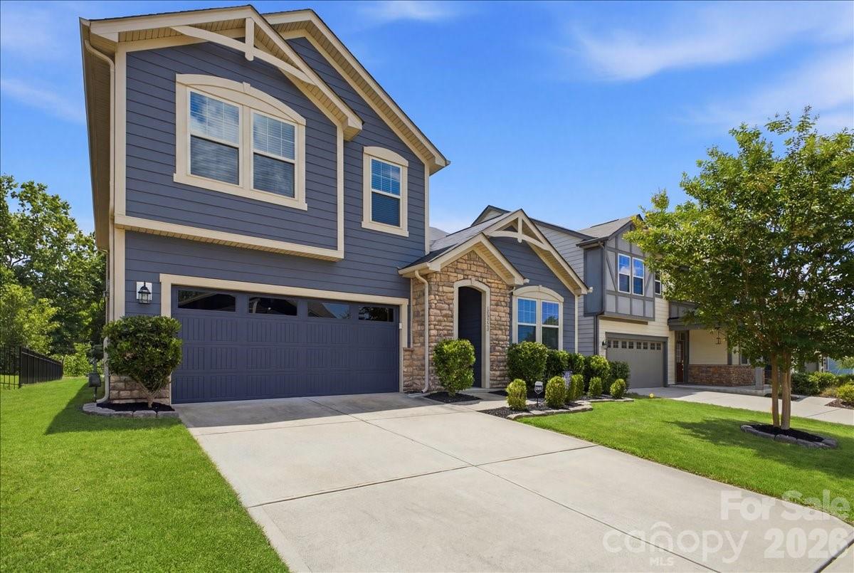 12628 Heath Grove Dr, Huntersville, NC 28078