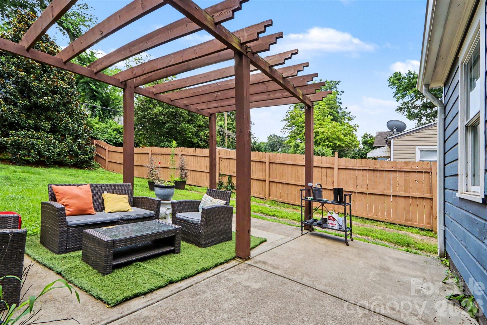 1013 Spruce St, Charlotte, NC 28203