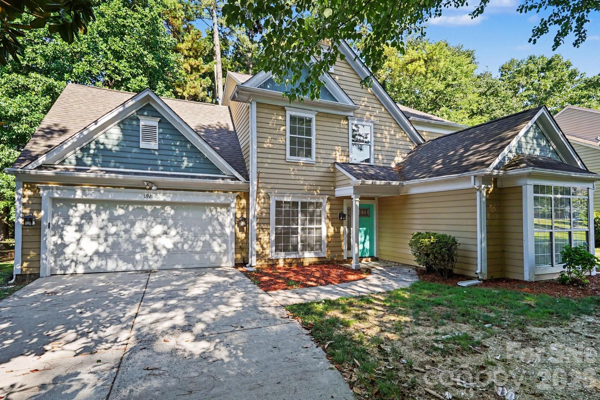 11921 Moonshadow Ln, Huntersville, NC 28078