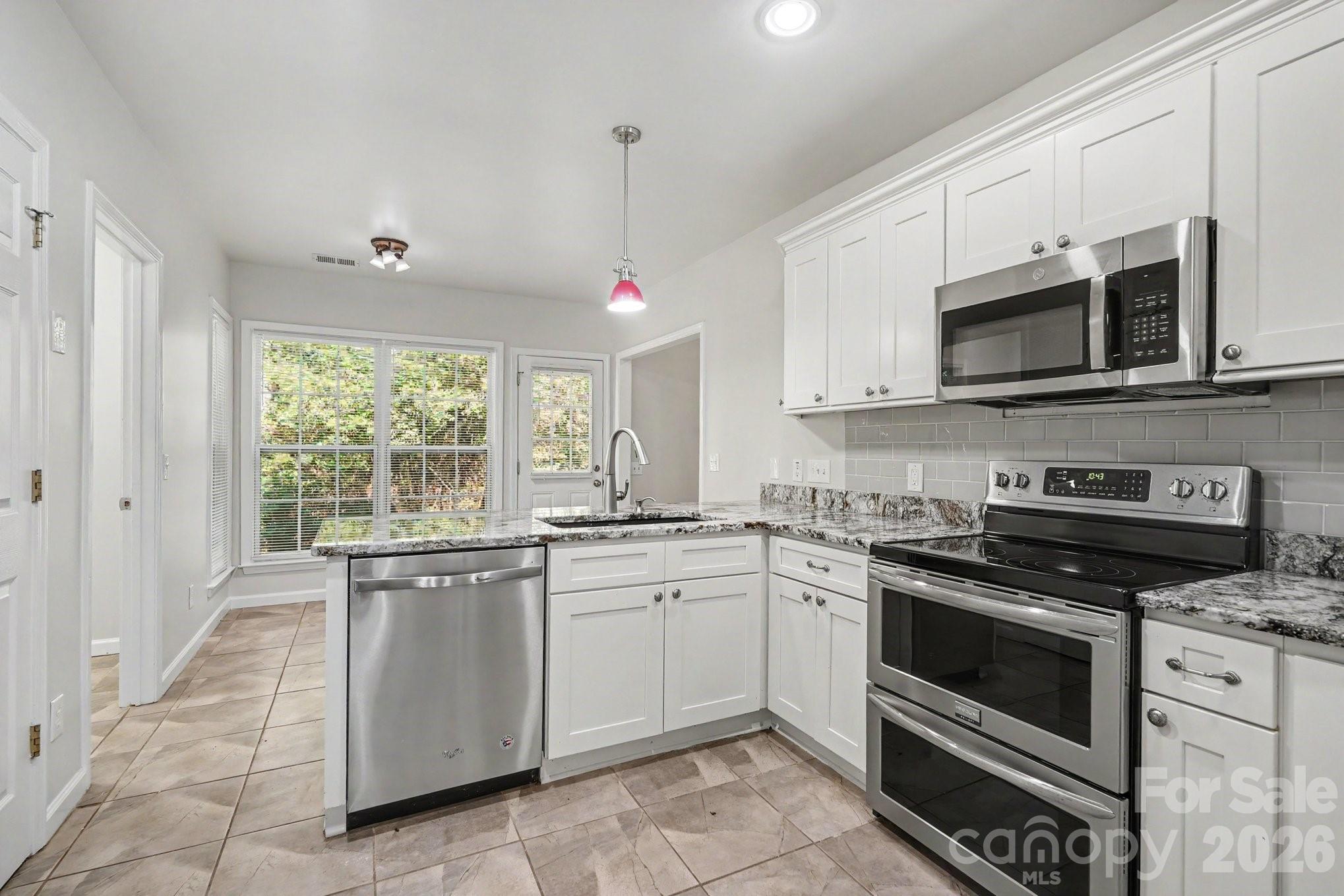 11921 Moonshadow Ln, Huntersville, NC 28078