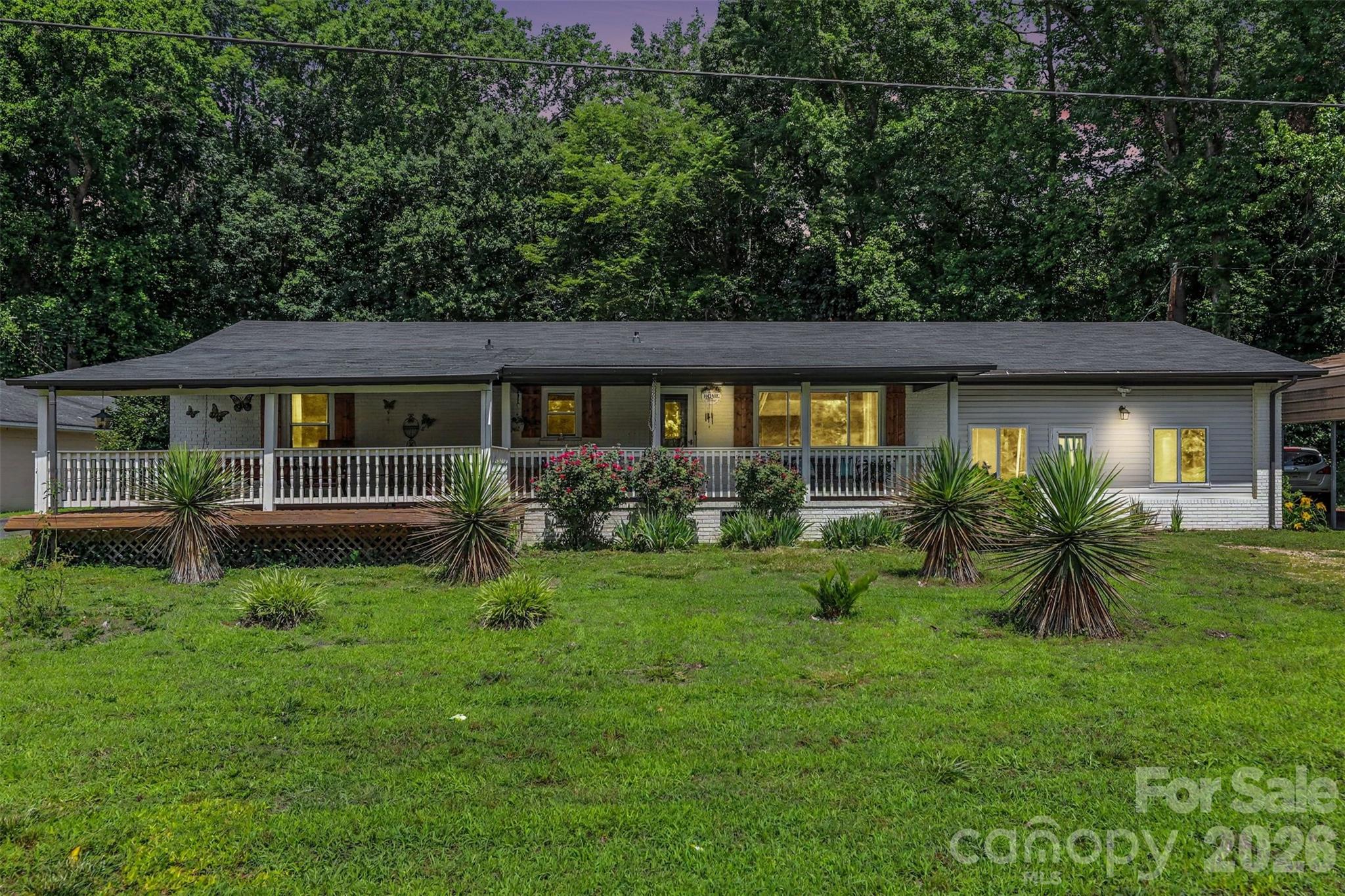 1306 Mooresville Rd, Kannapolis, NC 28081