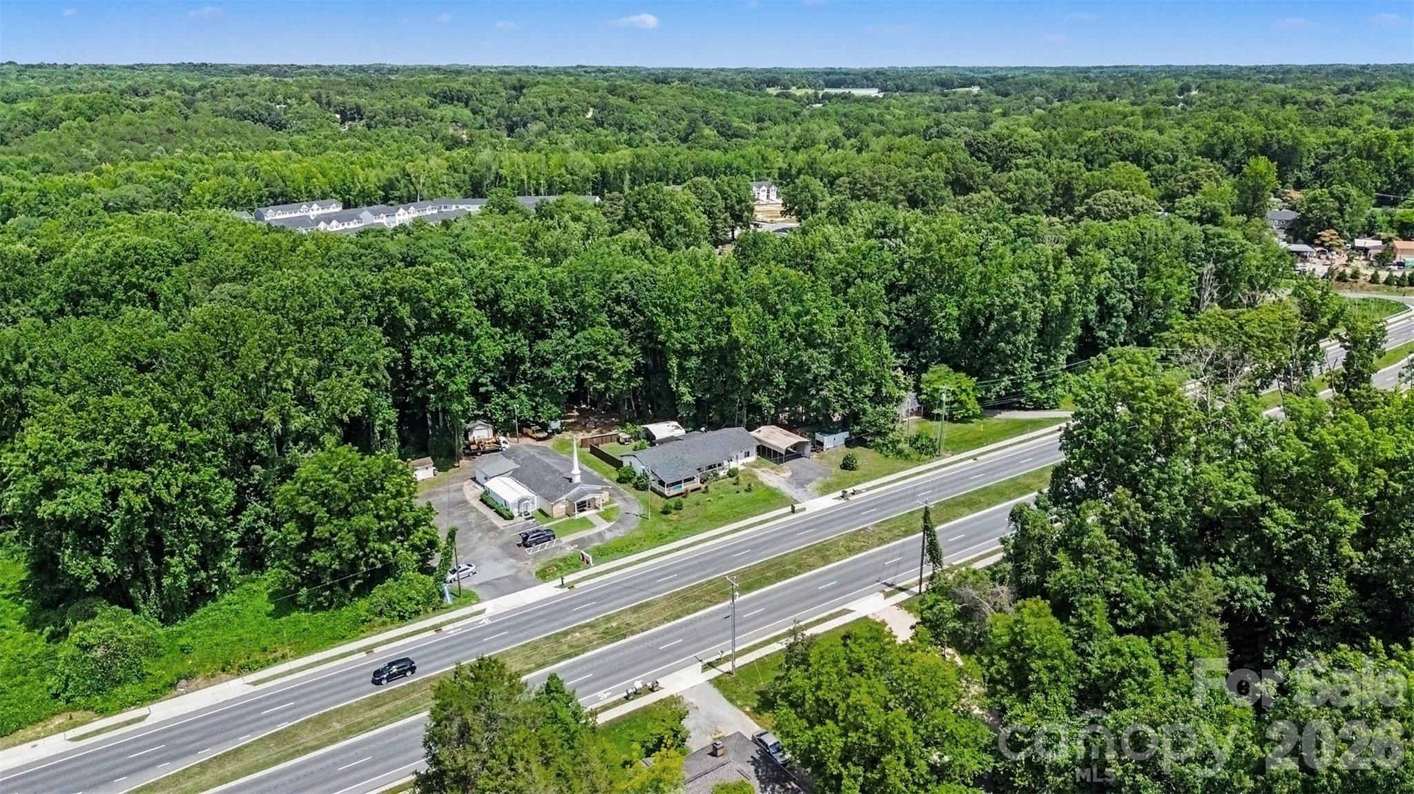 1306 Mooresville Rd, Kannapolis, NC 28081
