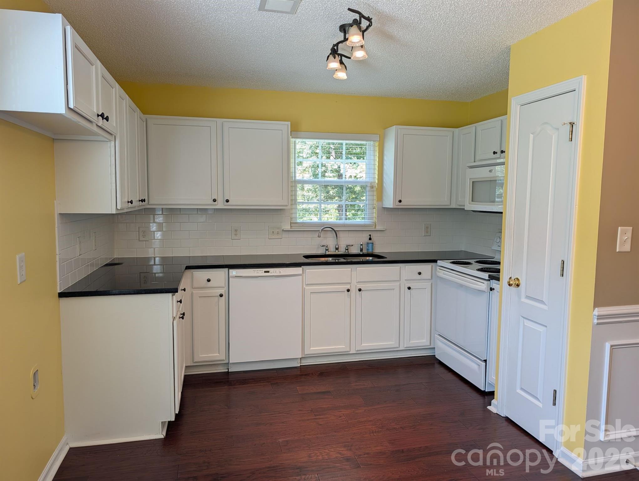 704 Gum Branch Rd, Charlotte, NC 28214