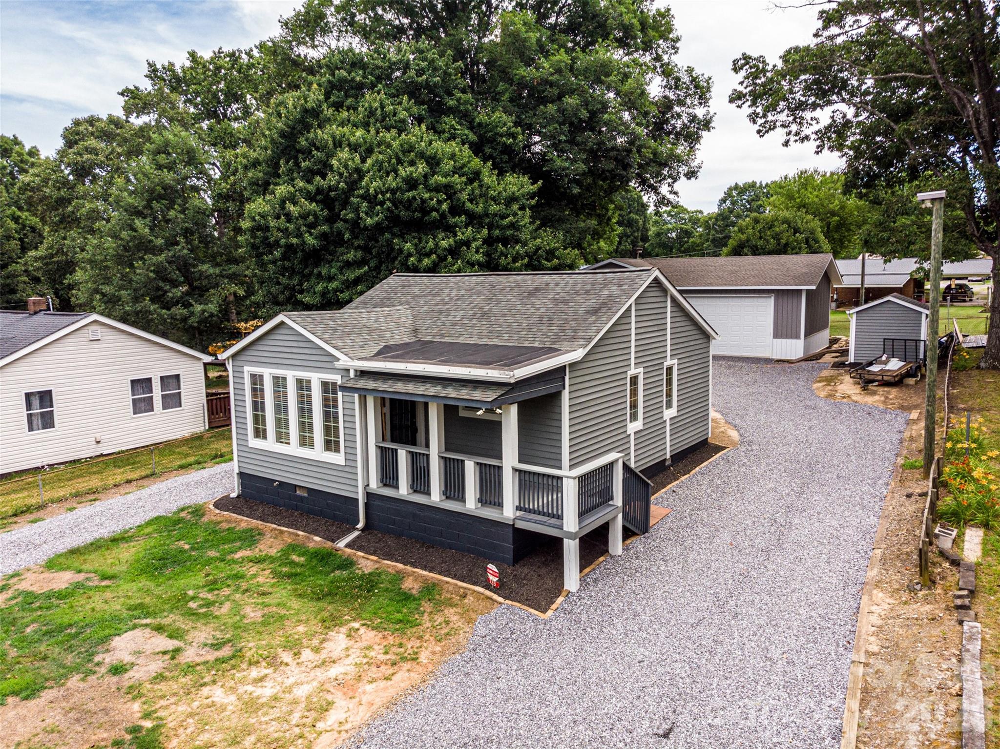 233 Eastside Dr, Statesville, NC 28625
