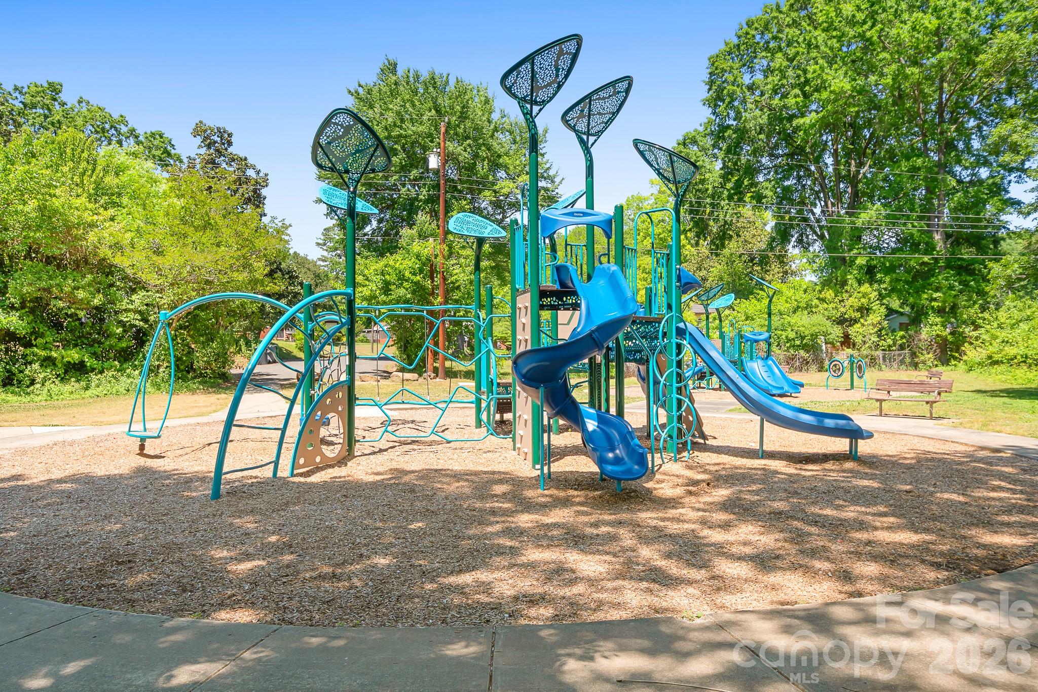 3960 Bristol Dr, Charlotte, NC 28208