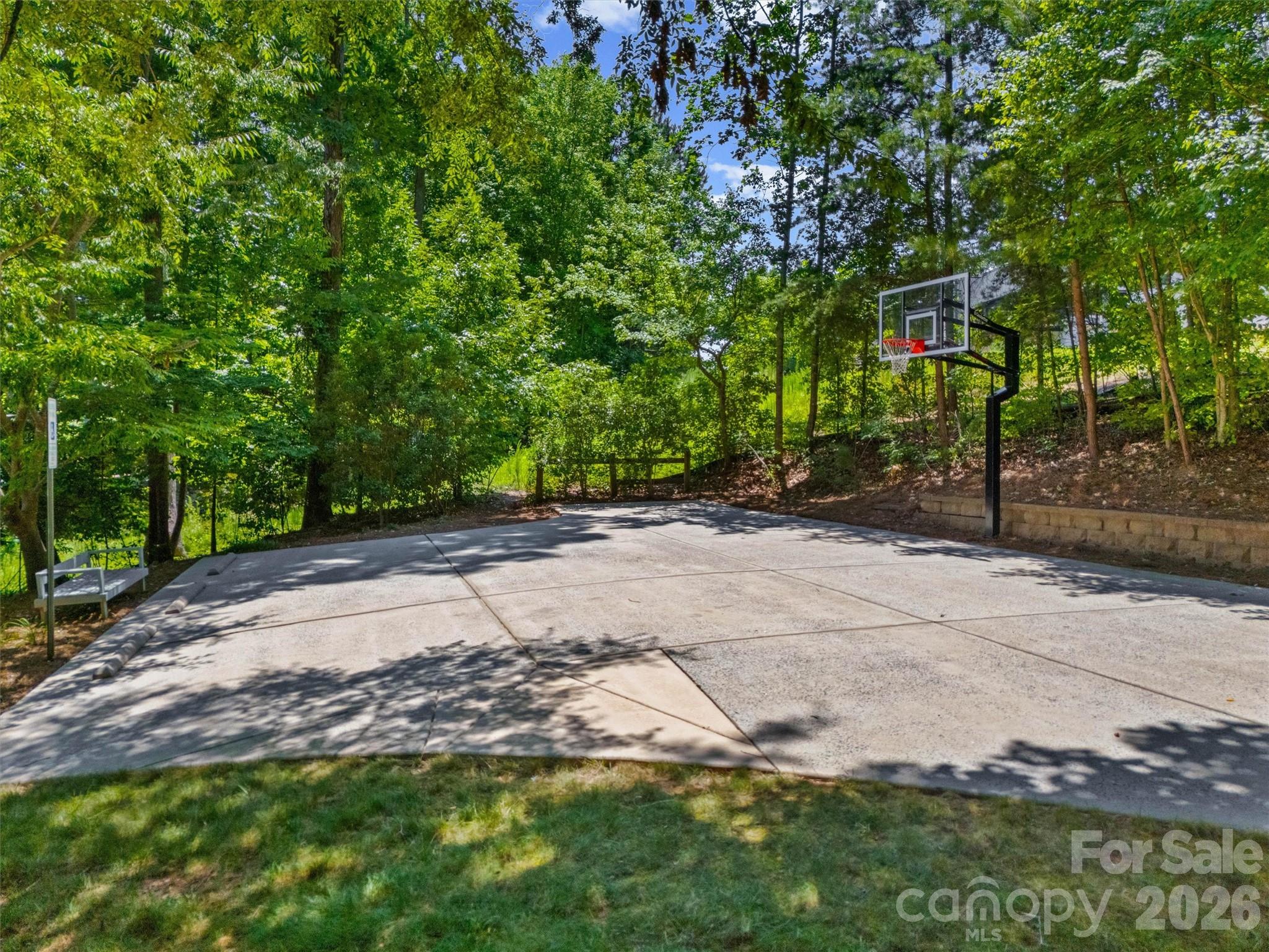 121 Isle Run Dr, Mooresville, NC 28117