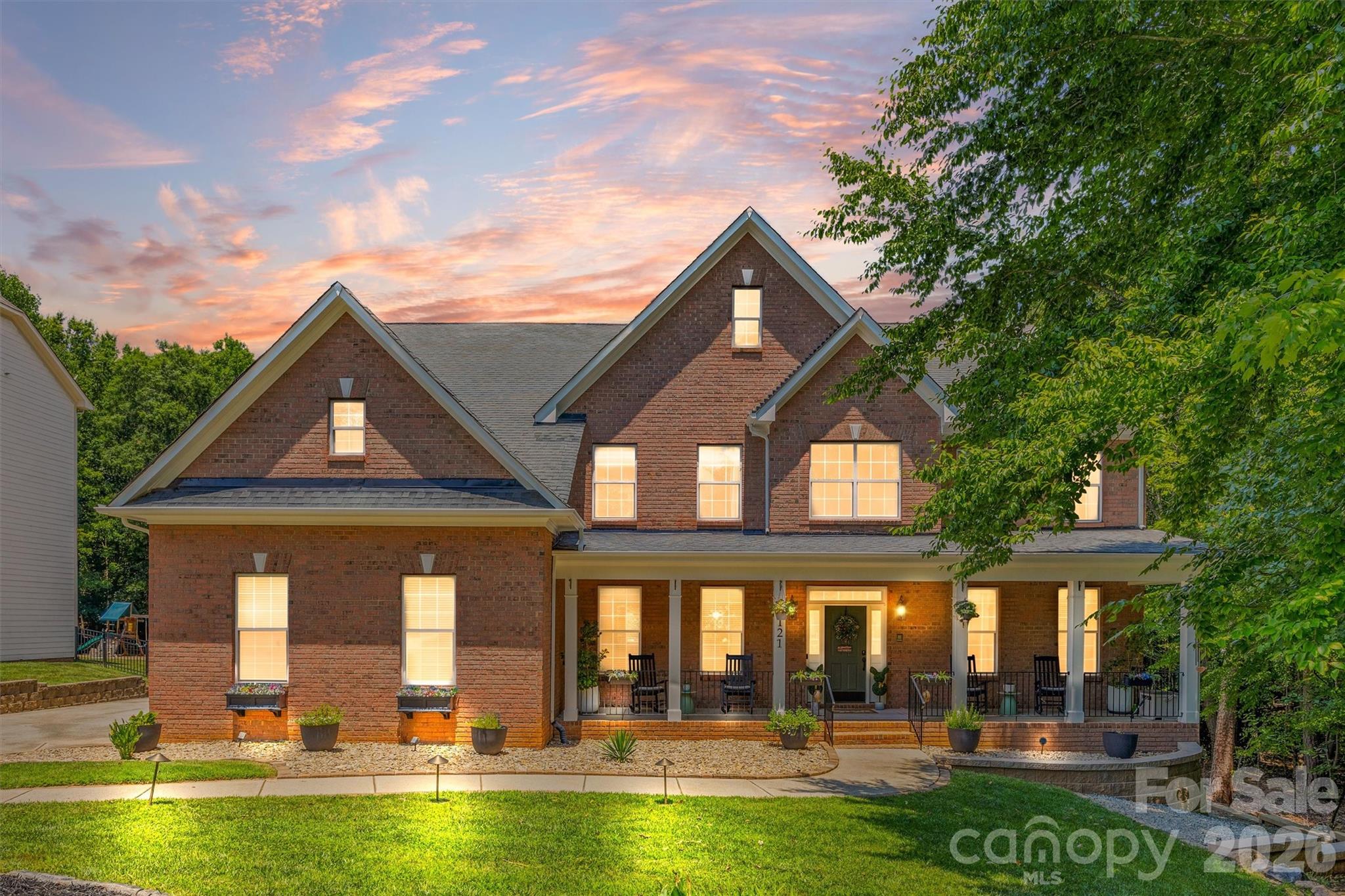 121 Isle Run Dr, Mooresville, NC 28117