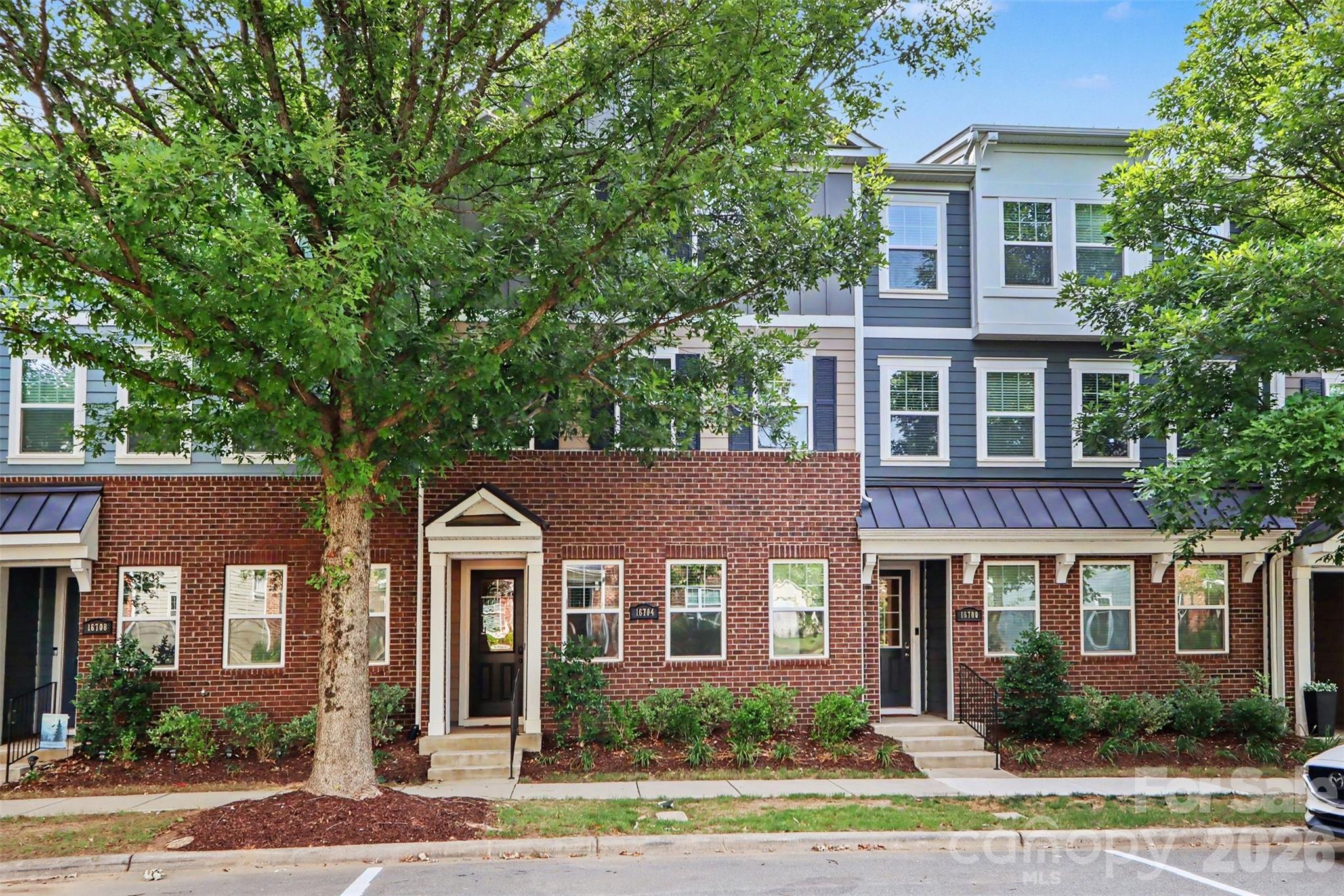 16704 Summers Walk Blvd #27, Davidson, NC 28036