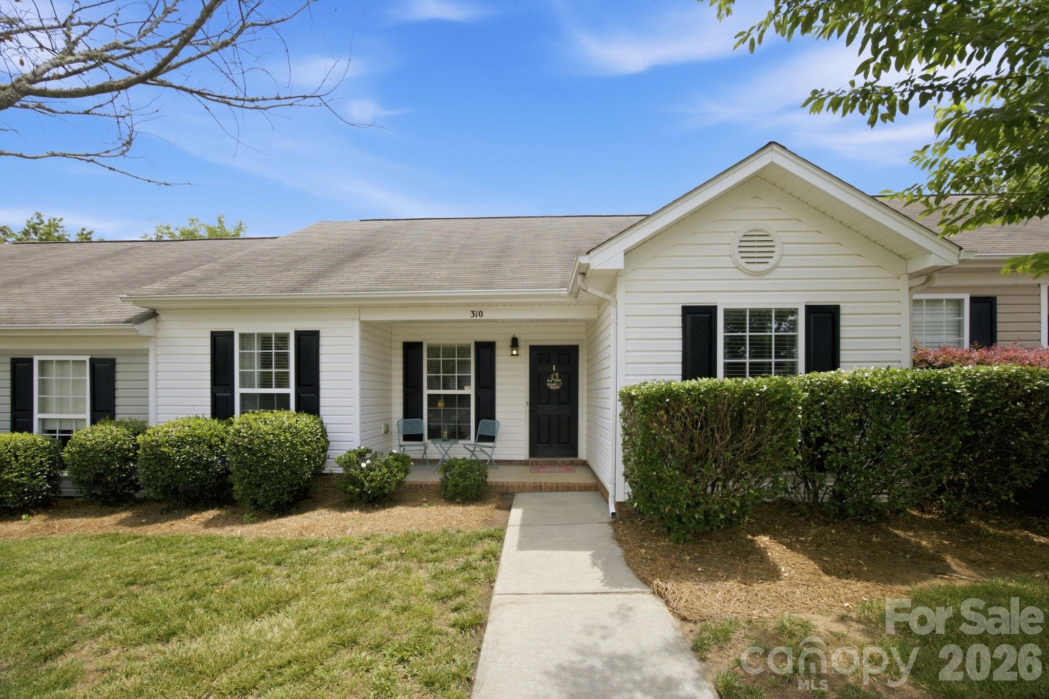 310 Gamesford Ln, Fort Mill, SC 29715